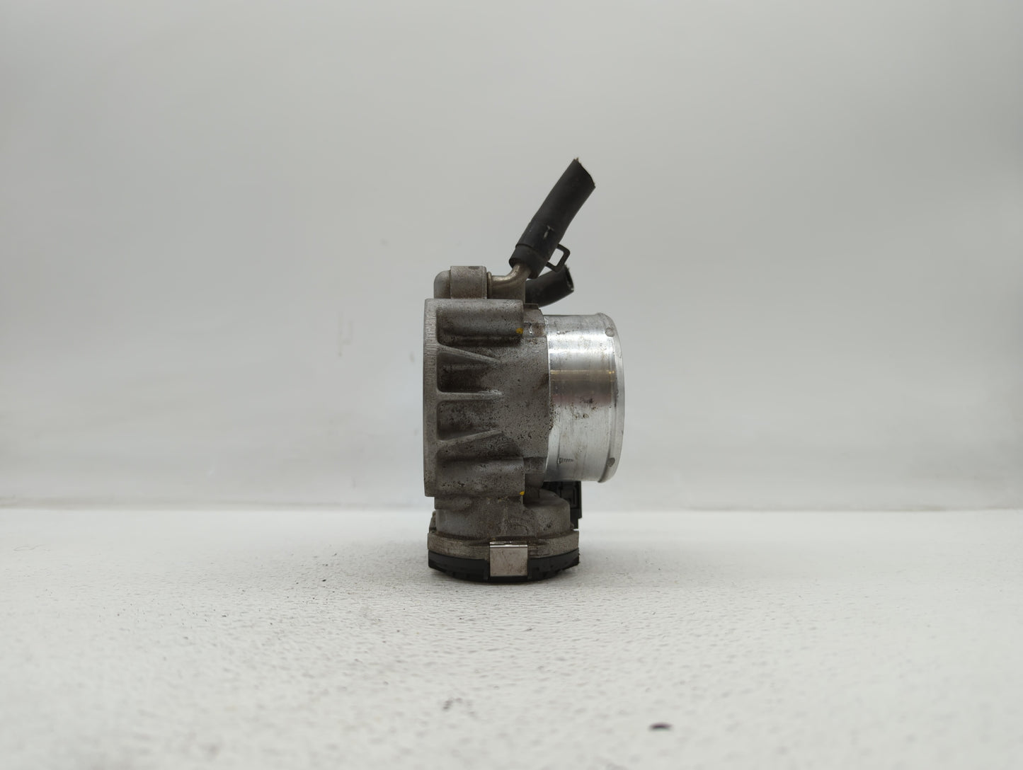 2011-2015 Kia Optima Throttle Body P/N:904501 0001 35100-2G700 Fits Fits 2011 2012 2013 2014 2015 2016 OEM Used Auto Parts -