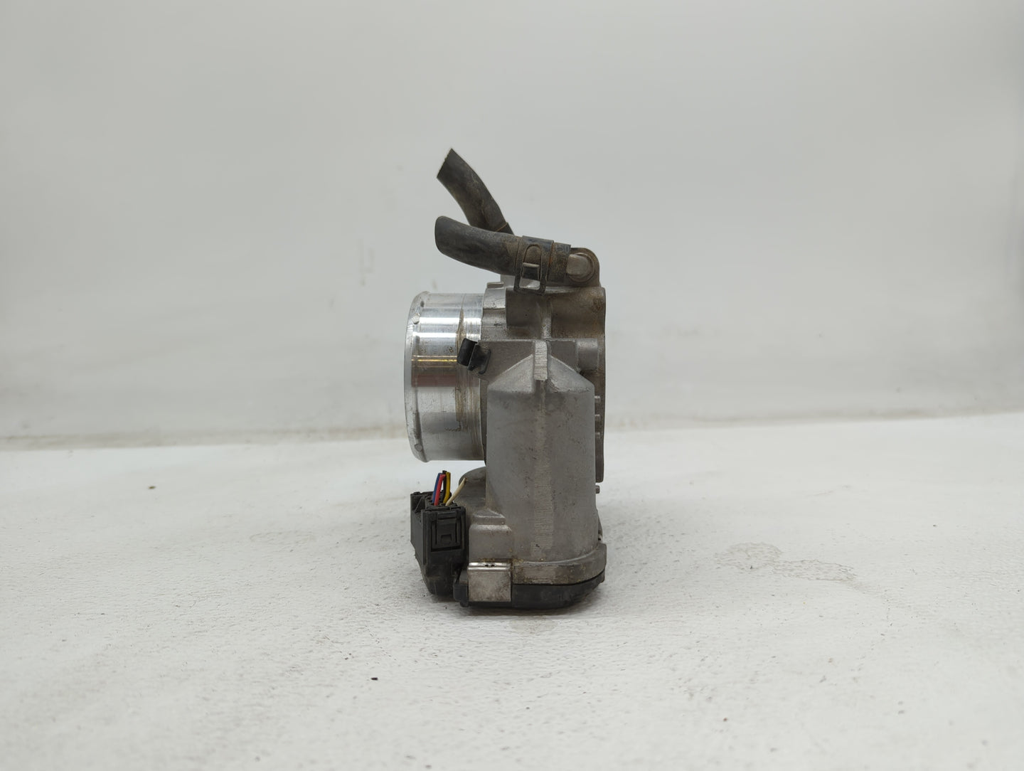 2011-2015 Kia Optima Throttle Body P/N:904501 0001 35100-2G700 Fits Fits 2011 2012 2013 2014 2015 2016 OEM Used Auto Parts -