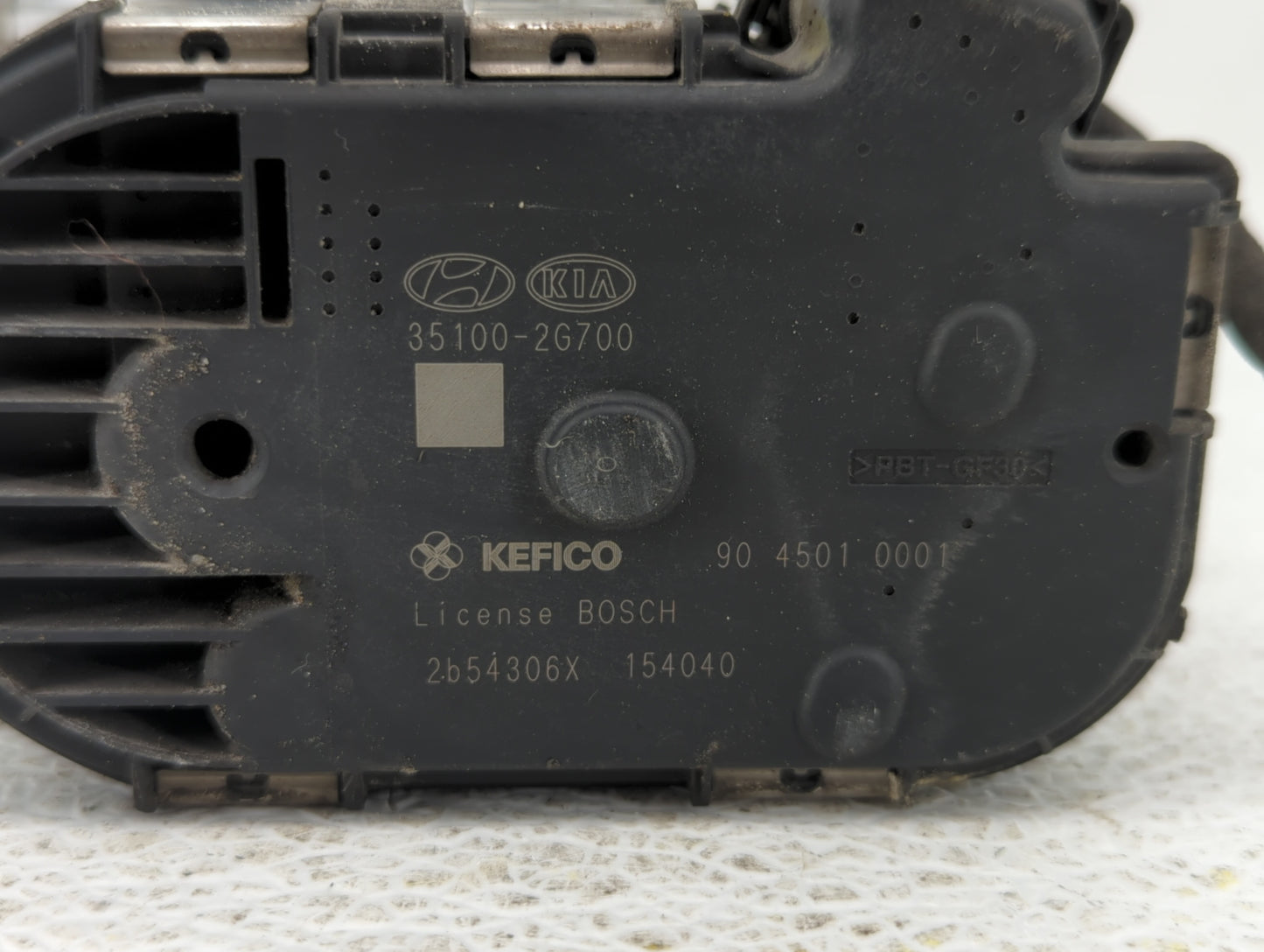 2011-2015 Kia Optima Throttle Body P/N:904501 0001 35100-2G700 Fits Fits 2011 2012 2013 2014 2015 2016 OEM Used Auto Parts -