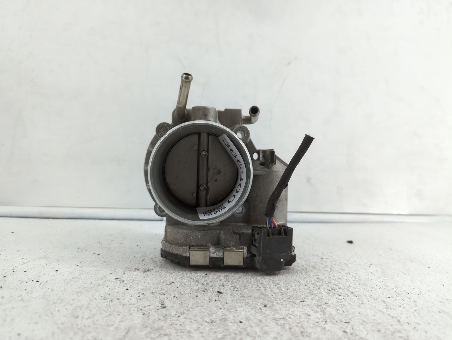 2011-2015 Kia Optima Throttle Body P/N:904501 0001 35100-2G700 Fits Fits 2011 2012 2013 2014 2015 2016 OEM Used Auto Parts -