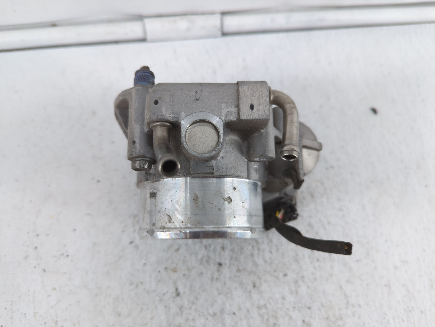 2011-2015 Kia Optima Throttle Body P/N:904501 0001 35100-2G700 Fits Fits 2011 2012 2013 2014 2015 2016 OEM Used Auto Parts -