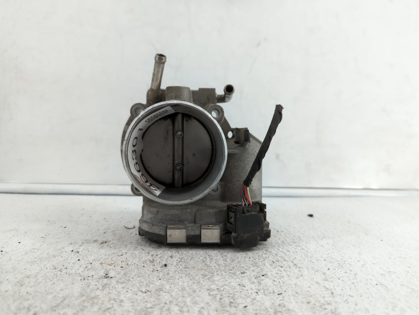 2011-2015 Kia Optima Throttle Body P/N:904501 0001 35100-2G700 Fits Fits 2011 2012 2013 2014 2015 2016 OEM Used Auto Parts -