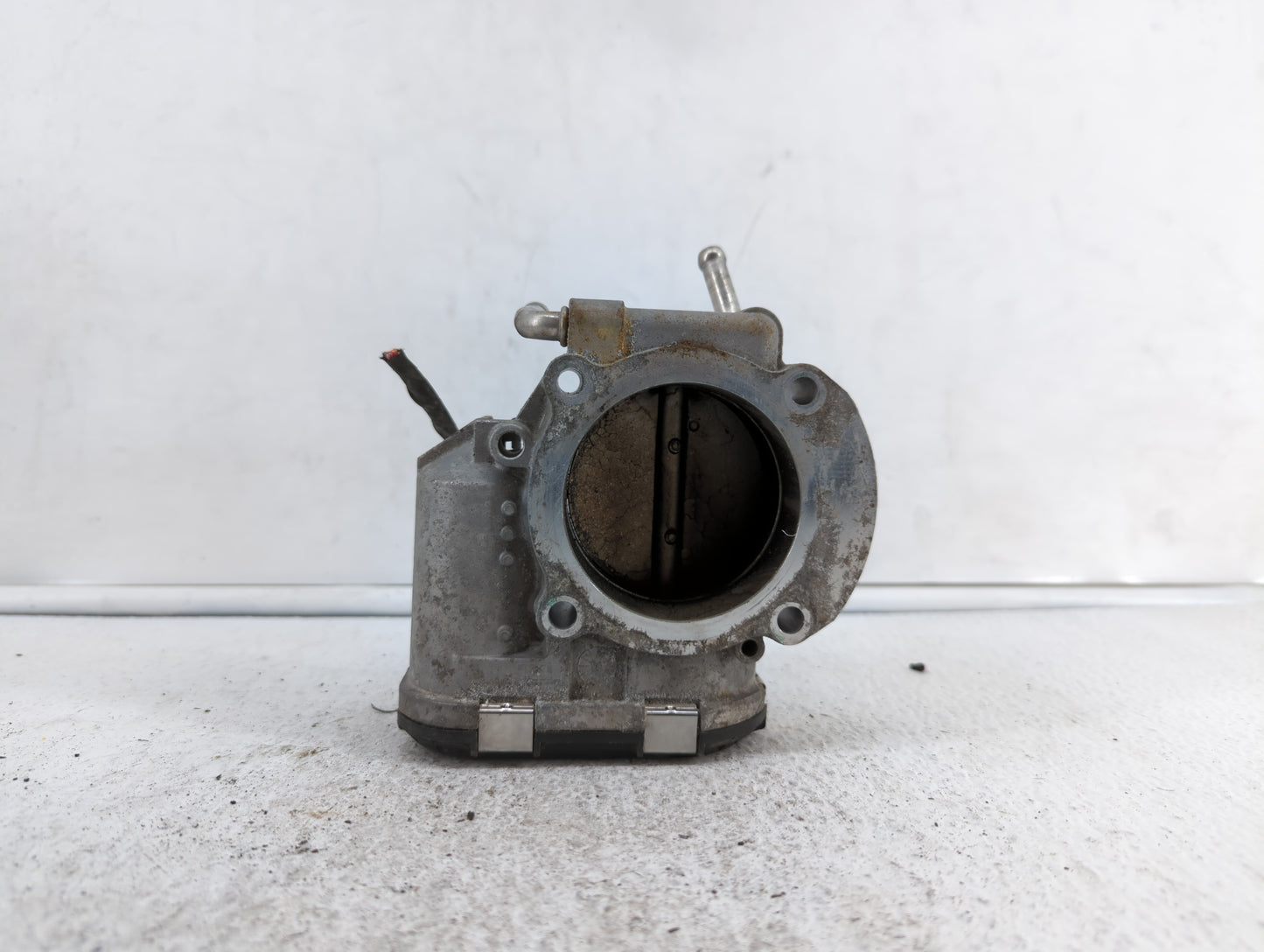2011-2015 Kia Optima Throttle Body P/N:904501 0001 35100-2G700 Fits Fits 2011 2012 2013 2014 2015 2016 OEM Used Auto Parts -
