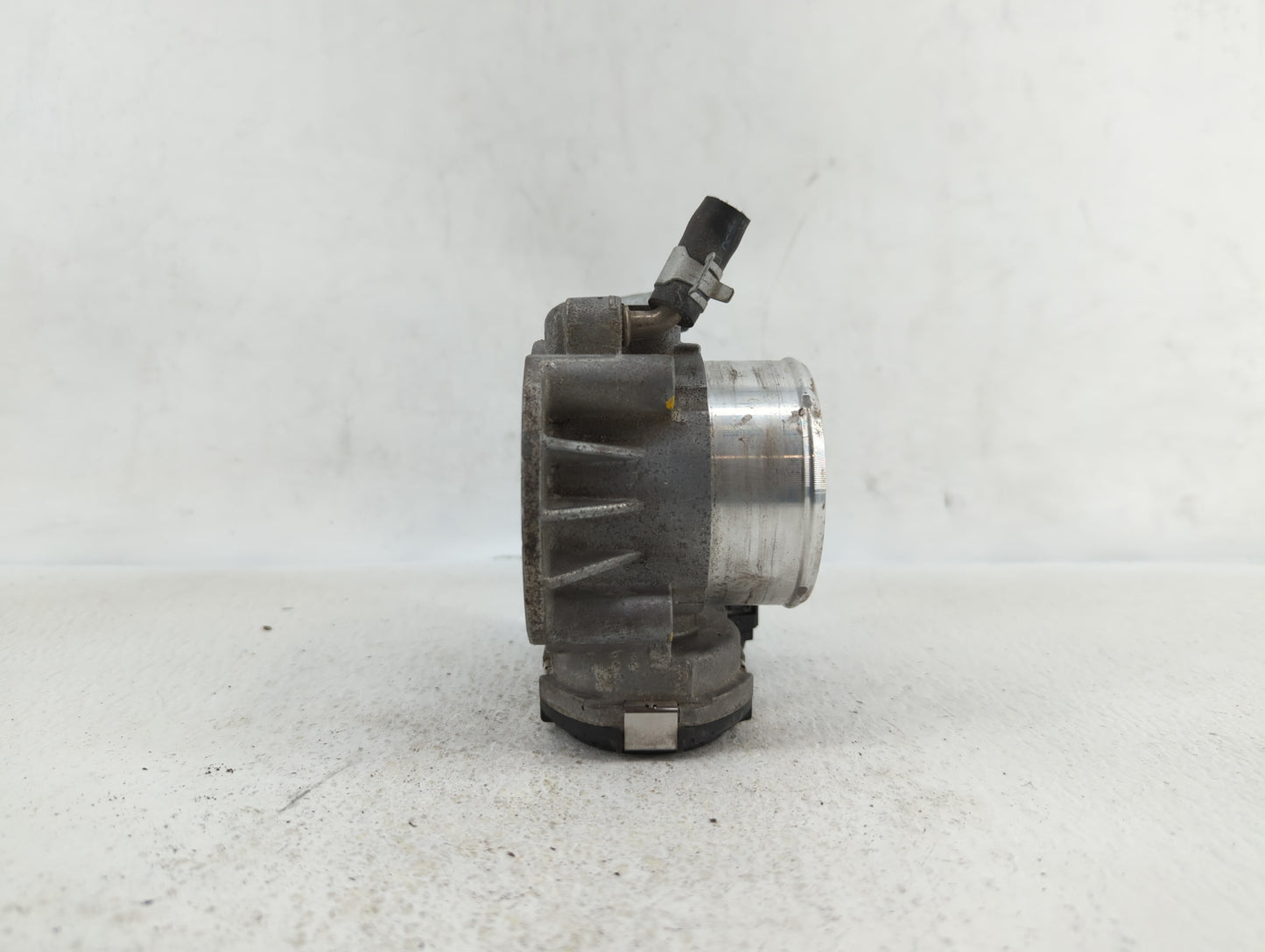 2011-2015 Kia Optima Throttle Body P/N:904501 0001 35100-2G700 Fits Fits 2011 2012 2013 2014 2015 2016 OEM Used Auto Parts -