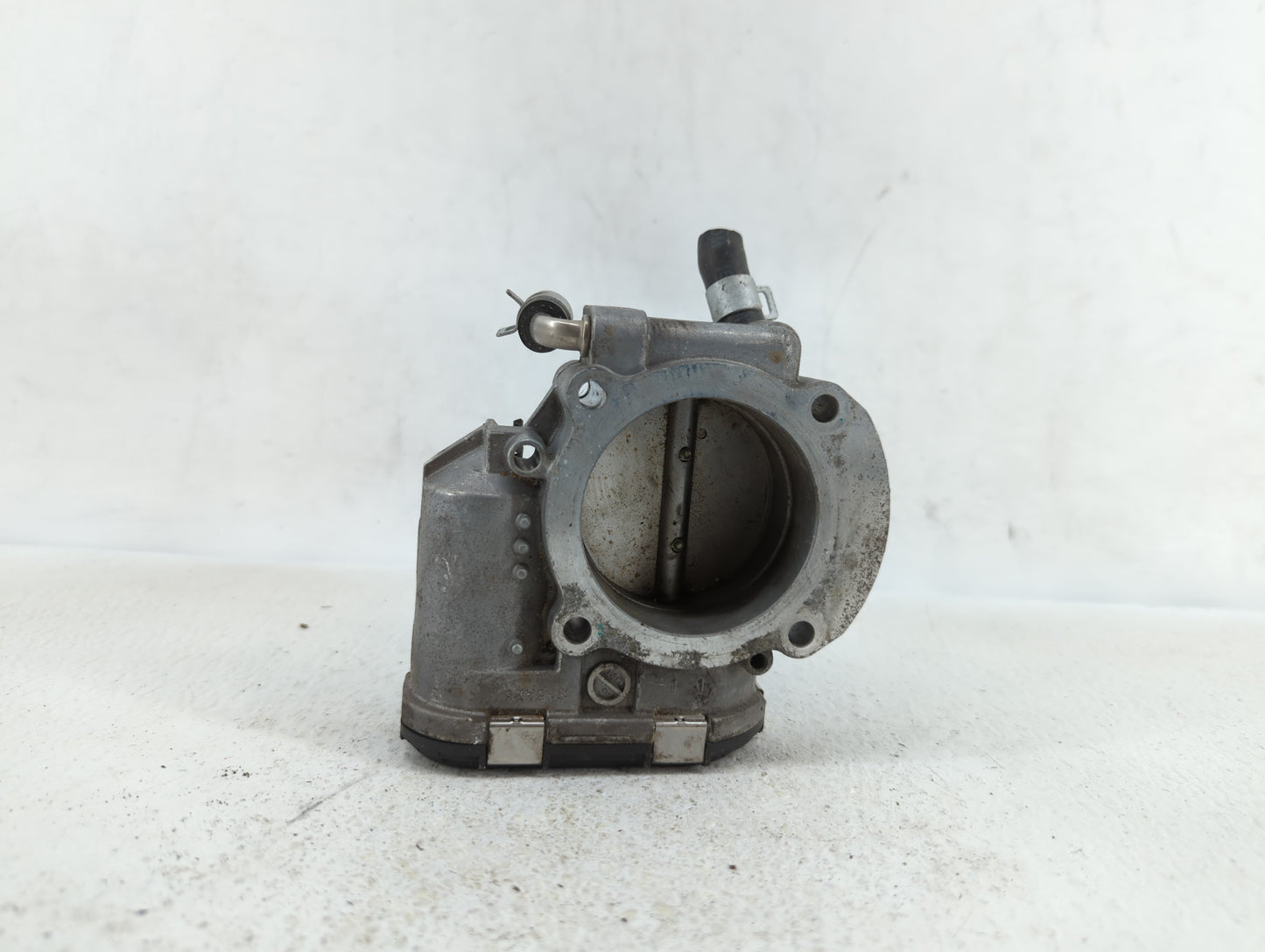 2011-2015 Kia Optima Throttle Body P/N:904501 0001 35100-2G700 Fits Fits 2011 2012 2013 2014 2015 2016 OEM Used Auto Parts -