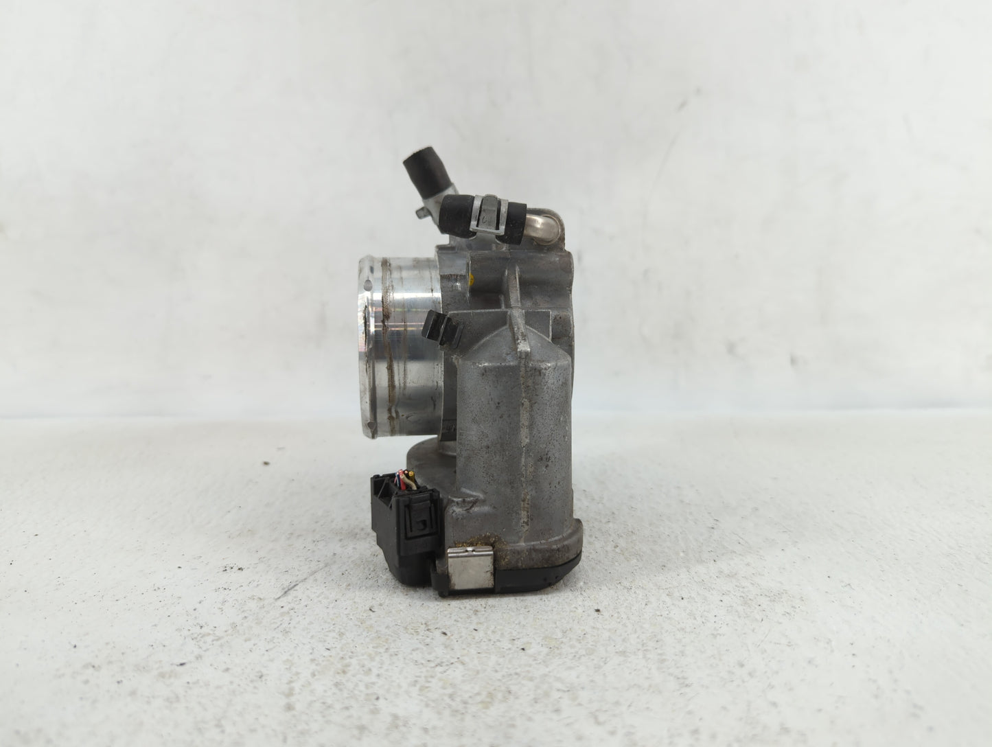 2011-2015 Kia Optima Throttle Body P/N:904501 0001 35100-2G700 Fits Fits 2011 2012 2013 2014 2015 2016 OEM Used Auto Parts -