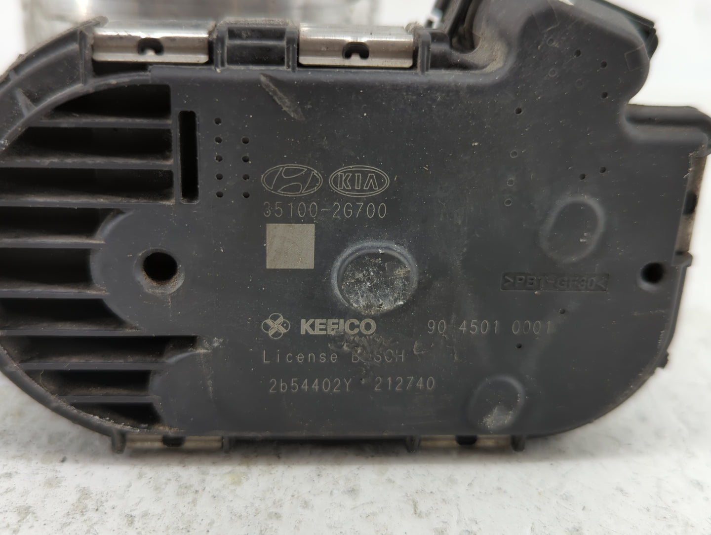 2011-2015 Kia Optima Throttle Body P/N:904501 0001 35100-2G700 Fits Fits 2011 2012 2013 2014 2015 2016 OEM Used Auto Parts -