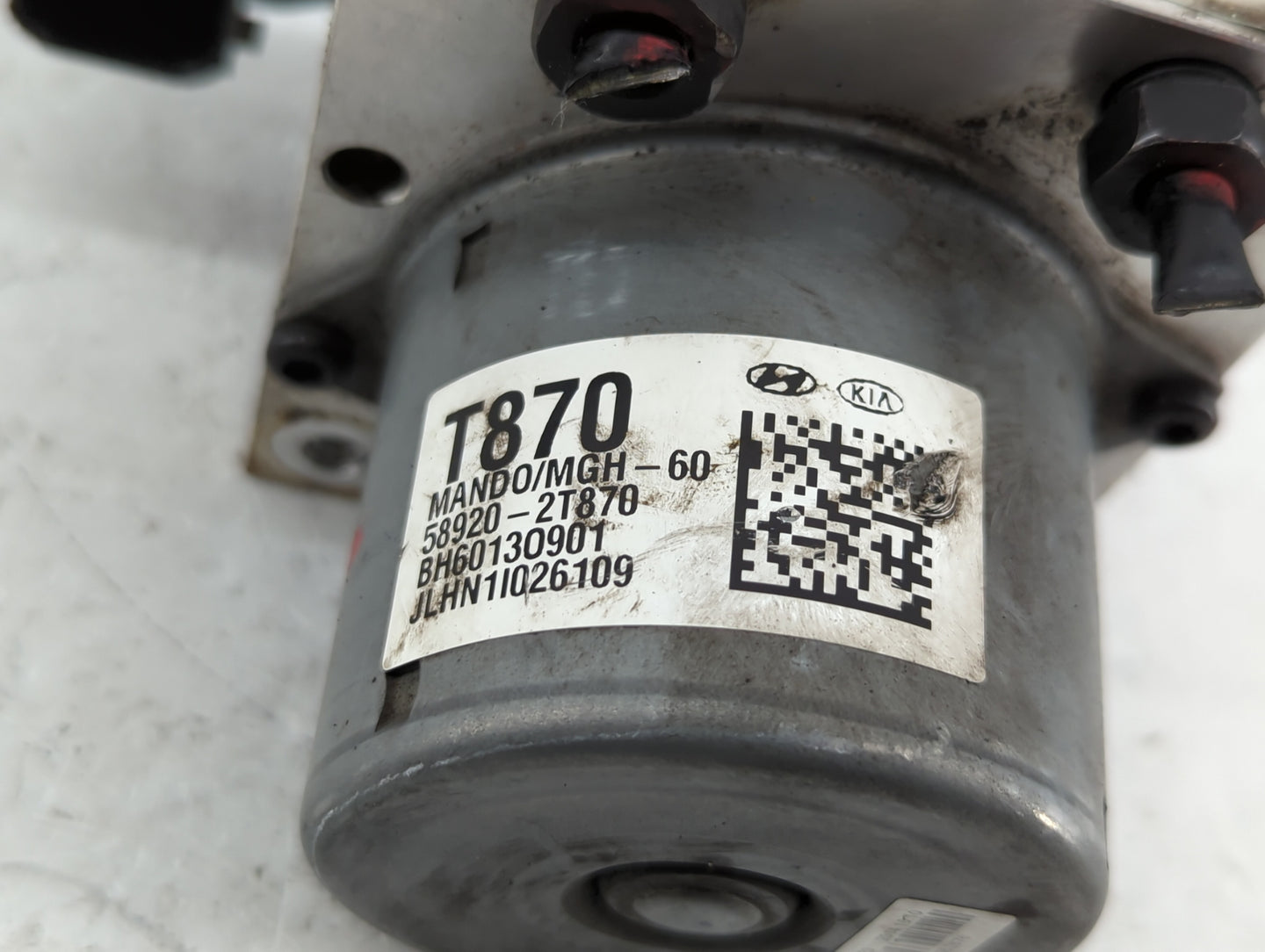 2014-2015 Kia Optima ABS Pump Control Module Replacement P/N:BE6003O902 58920-2T870 Fits Fits 2014 2015 OEM Used Auto Parts 