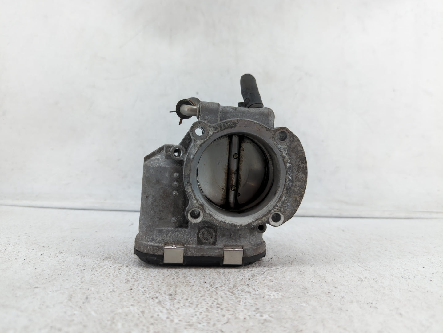 2011-2015 Kia Optima Throttle Body P/N:35100-2G700 Fits Fits 2011 2012 2013 2014 2015 2016 OEM Used Auto Parts - Oemusedauto