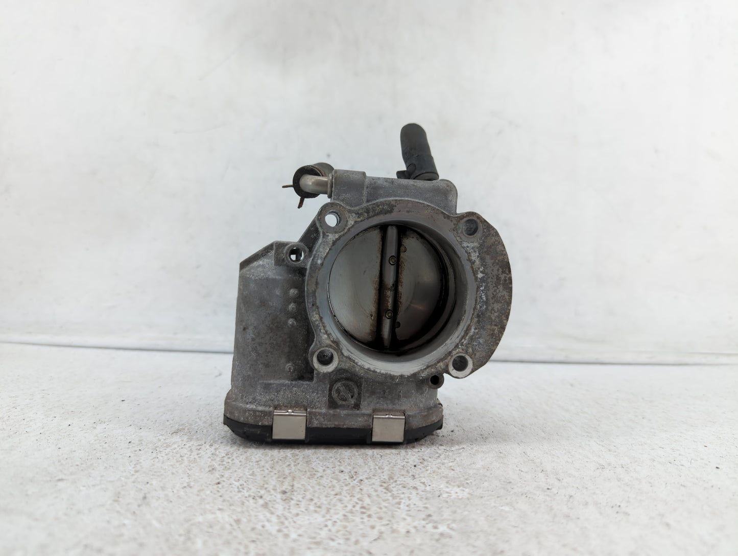 2011-2015 Kia Optima Throttle Body P/N:35100-2G700 Fits Fits 2011 2012 2013 2014 2015 2016 OEM Used Auto Parts - Oemusedauto