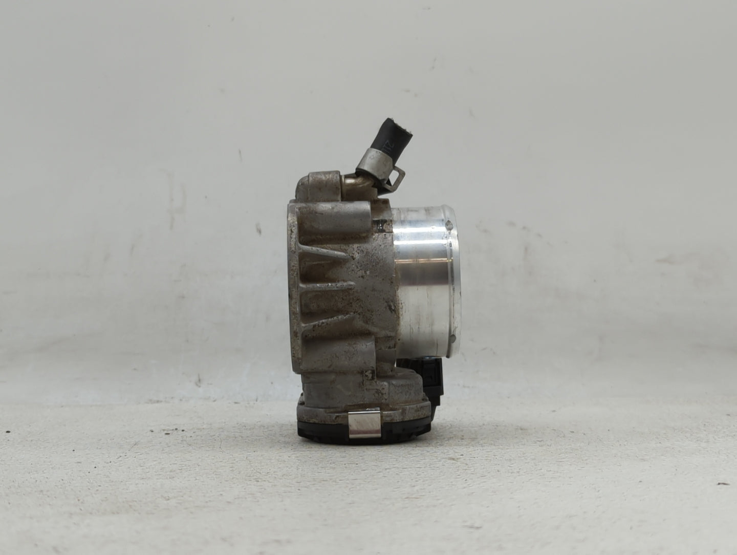 2011-2015 Kia Optima Throttle Body P/N:35100-2G700 Fits Fits 2011 2012 2013 2014 2015 2016 OEM Used Auto Parts - Oemusedauto
