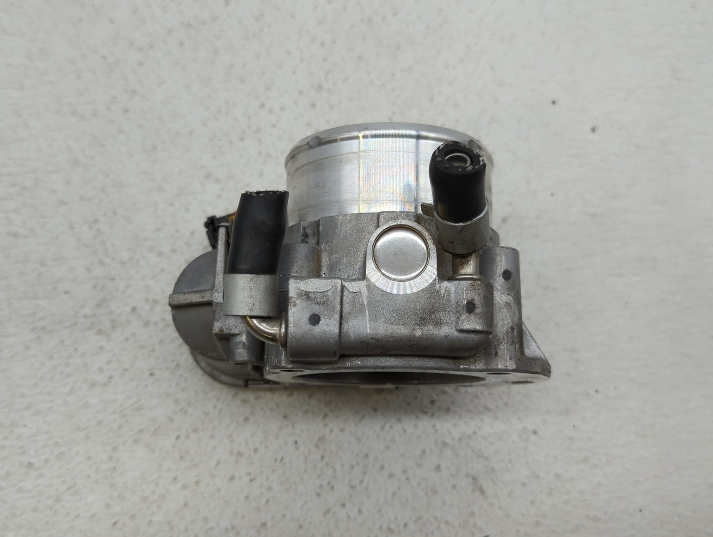 2011-2015 Kia Optima Throttle Body P/N:35100-2G700 Fits Fits 2011 2012 2013 2014 2015 2016 OEM Used Auto Parts - Oemusedauto