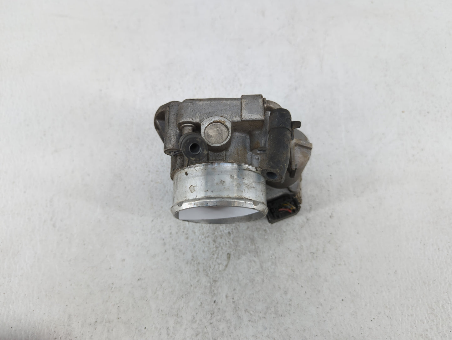 2011-2015 Kia Optima Throttle Body P/N:35100-2G700 Fits Fits 2011 2012 2013 2014 2015 2016 OEM Used Auto Parts - Oemusedauto