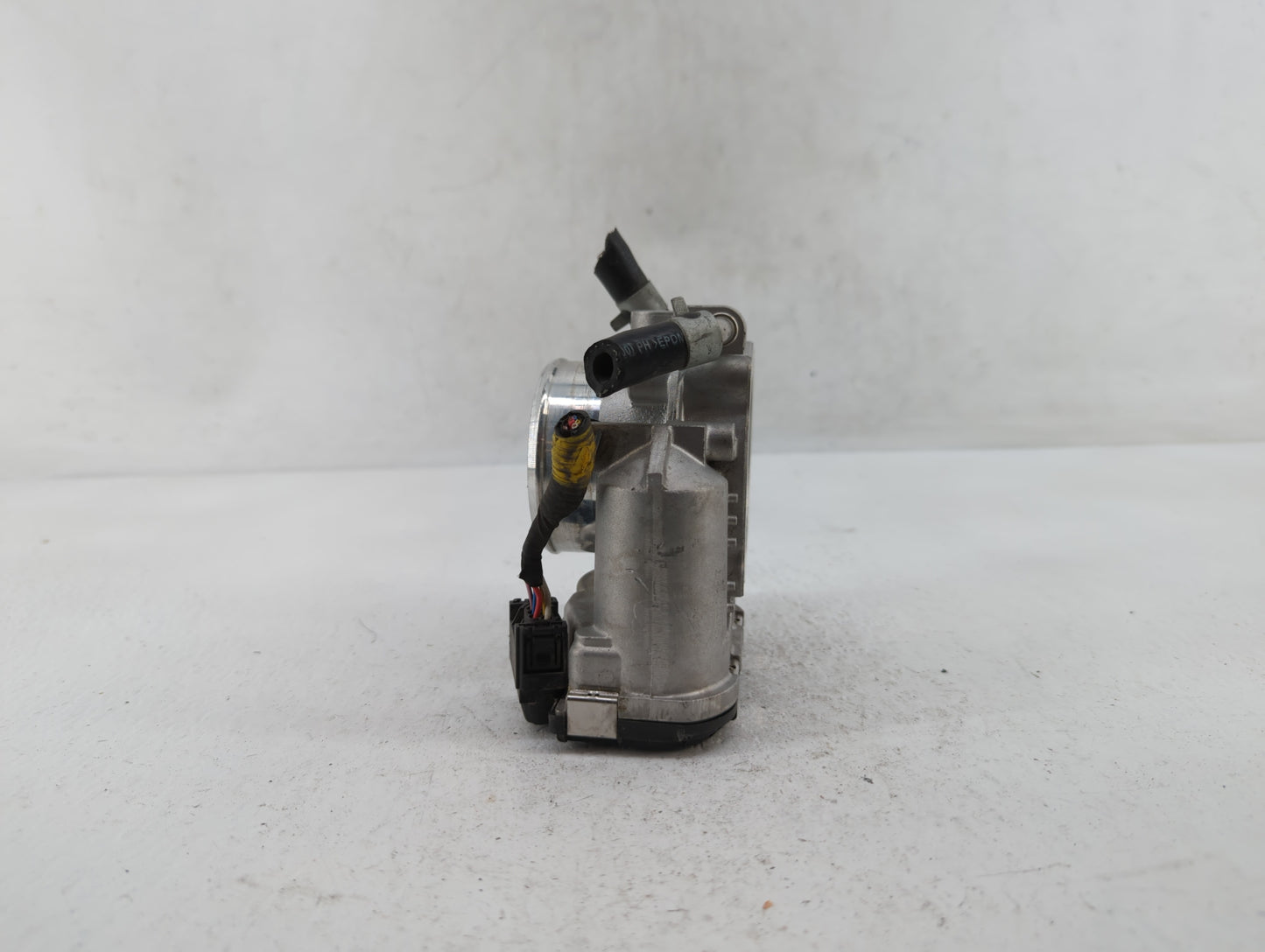 2011-2016 Kia Optima Throttle Body P/N:35100-2G700 35100-2G800 Fits Fits 2011 2012 2013 2014 2015 2016 OEM Used Auto Parts -