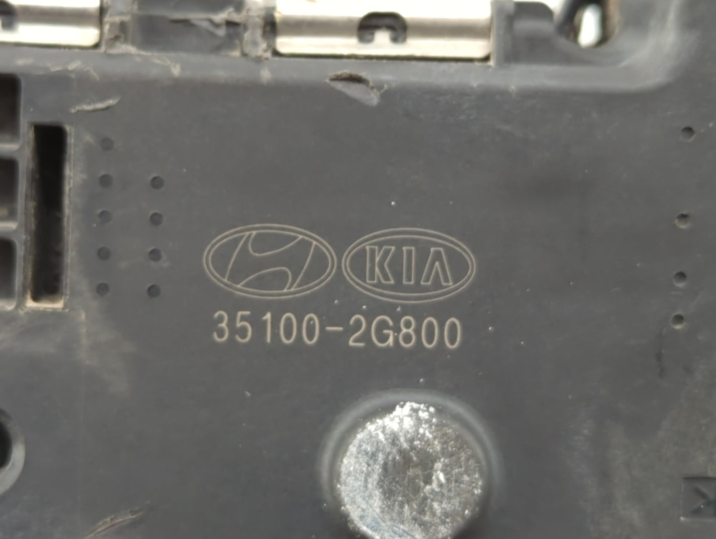 2011-2016 Kia Optima Throttle Body P/N:35100-2G700 35100-2G800 Fits Fits 2011 2012 2013 2014 2015 2016 OEM Used Auto Parts -