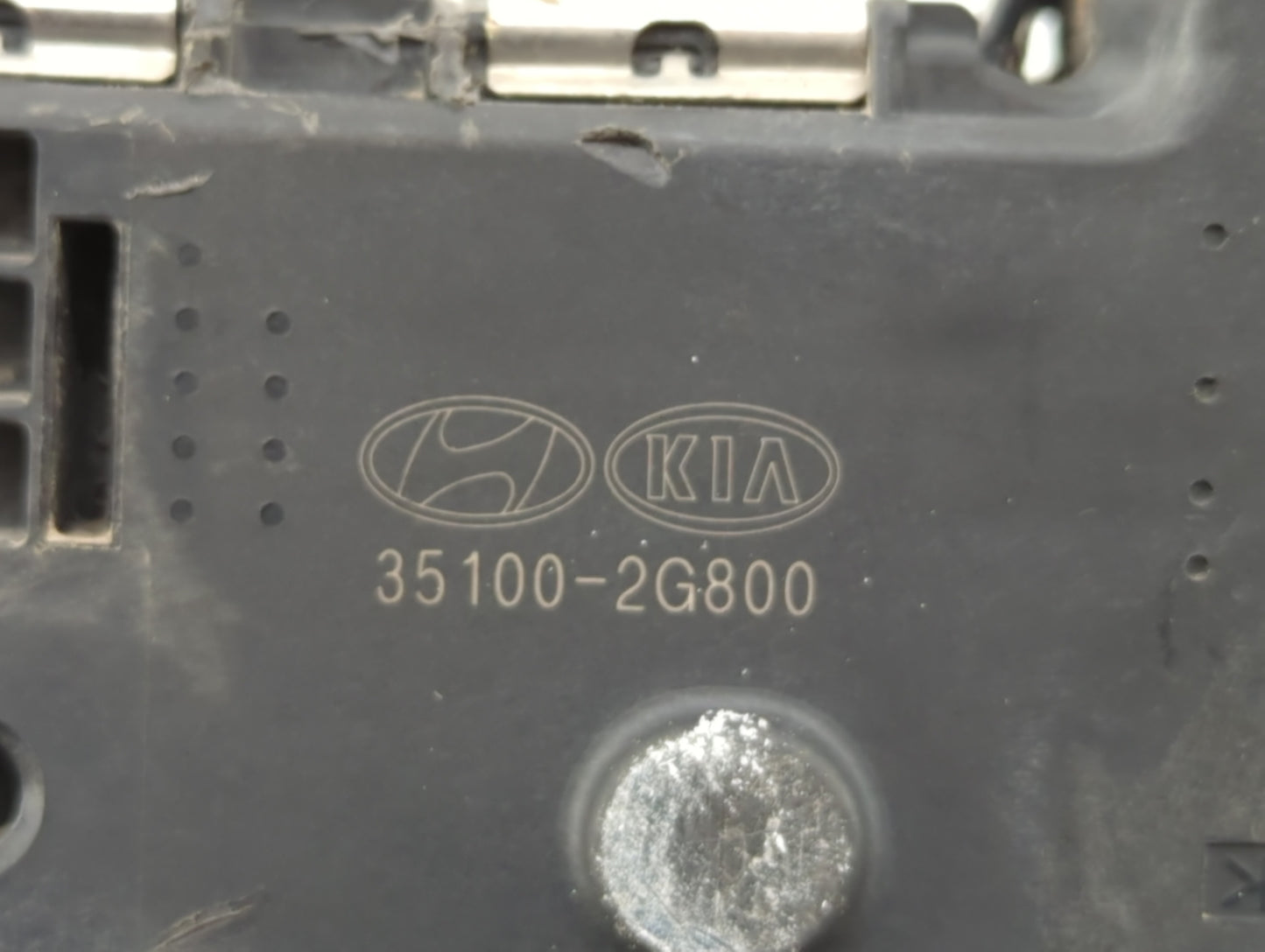 2011-2016 Kia Optima Throttle Body P/N:35100-2G700 35100-2G800 Fits Fits 2011 2012 2013 2014 2015 2016 OEM Used Auto Parts -