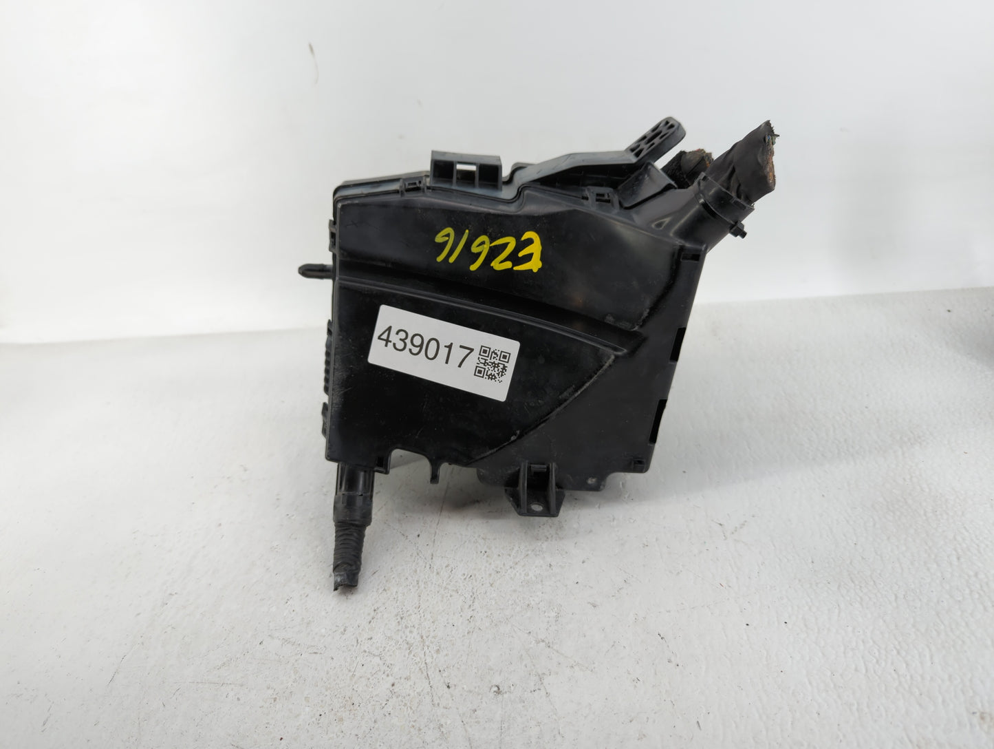 2014-2015 Kia Optima Fusebox Fuse Box Panel Relay Module P/N:91955-2T730 Fits Fits 2014 2015 OEM Used Auto Parts - Oemusedau