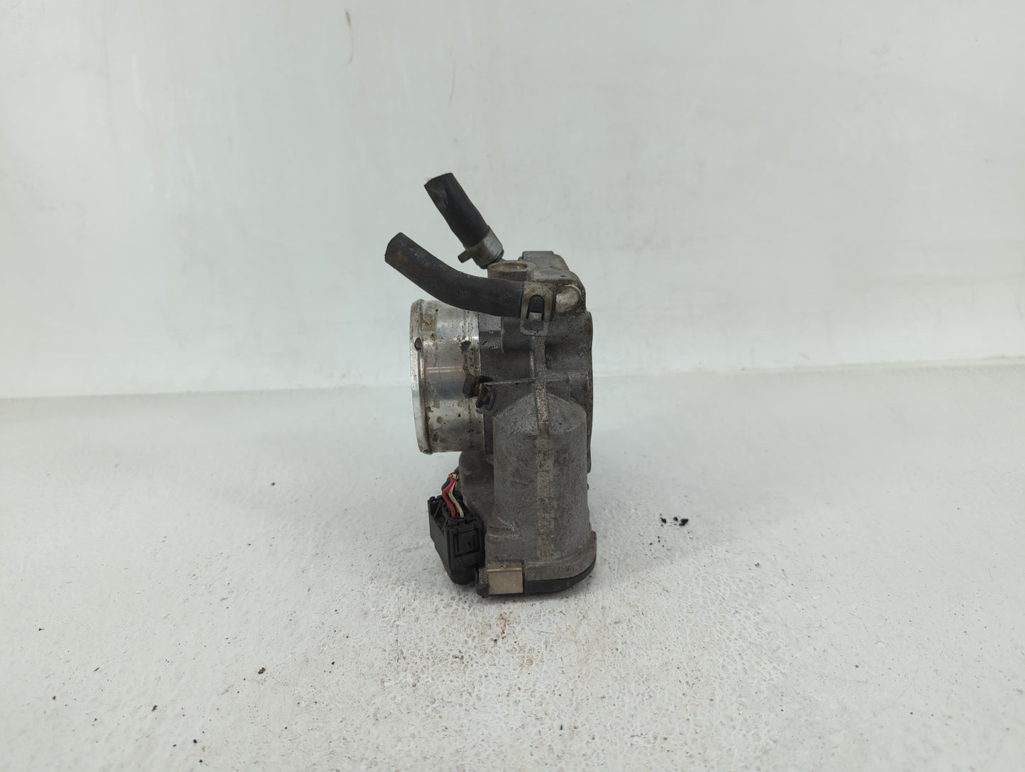 2011-2016 Kia Optima Throttle Body P/N:35100-2G700 35100-2G800 Fits Fits 2011 2012 2013 2014 2015 2016 OEM Used Auto Parts -
