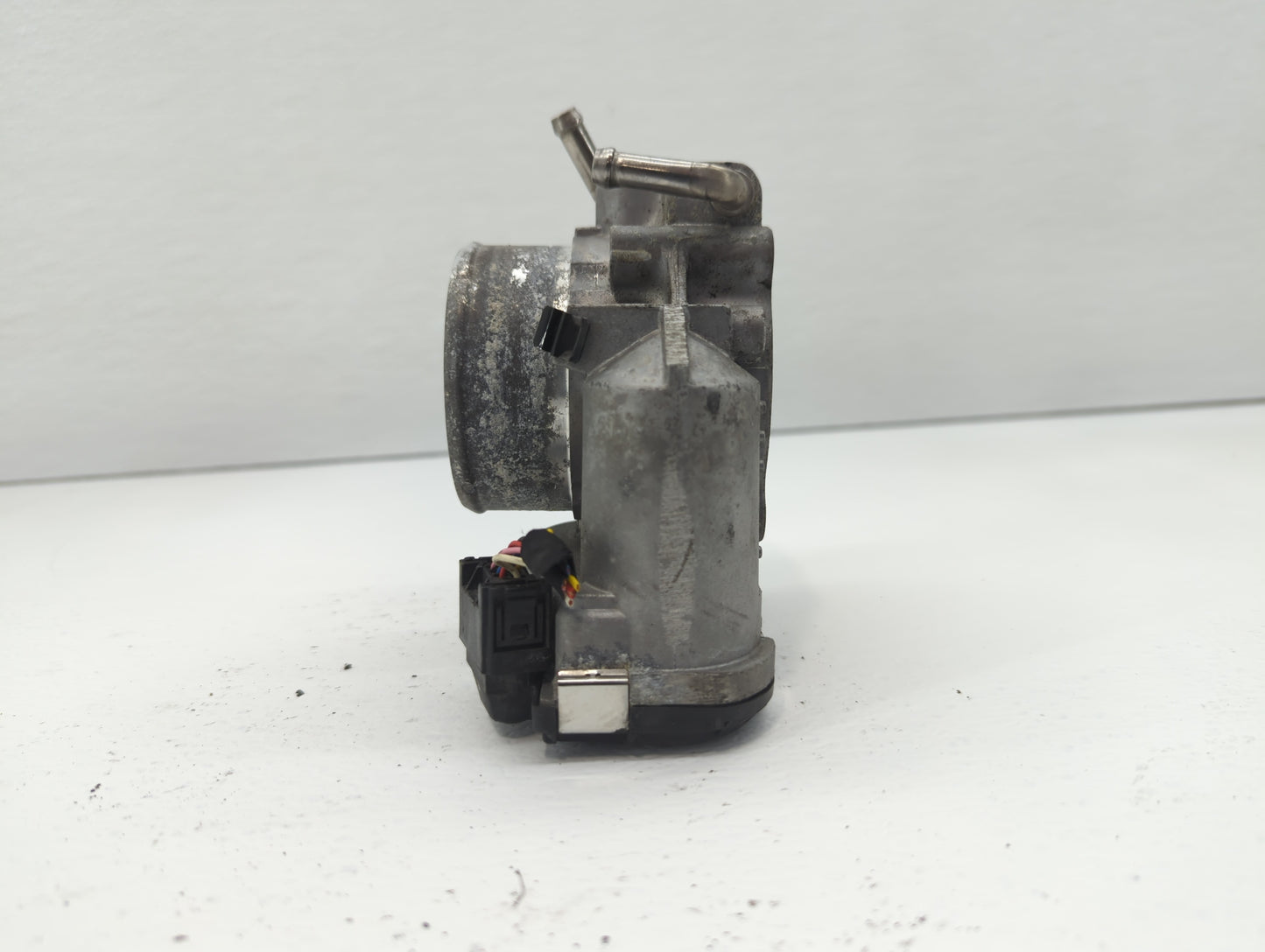 2011-2015 Kia Optima Throttle Body P/N:35100-2G700 Fits Fits 2011 2012 2013 2014 2015 2016 OEM Used Auto Parts - Oemusedauto