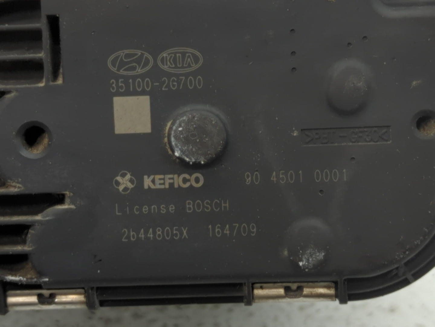 2011-2015 Kia Optima Throttle Body P/N:35100-2G700 Fits Fits 2011 2012 2013 2014 2015 2016 OEM Used Auto Parts - Oemusedauto