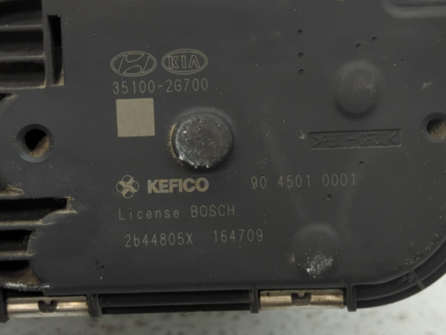 2011-2015 Kia Optima Throttle Body P/N:35100-2G700 Fits Fits 2011 2012 2013 2014 2015 2016 OEM Used Auto Parts - Oemusedauto
