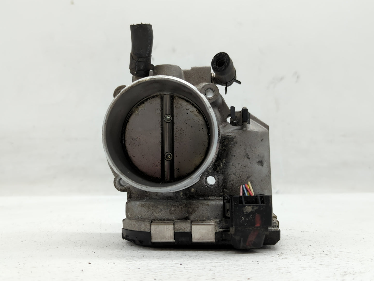 2011-2015 Kia Optima Throttle Body P/N:35100-2G700 Fits Fits 2011 2012 2013 2014 2015 2016 OEM Used Auto Parts - Oemusedauto