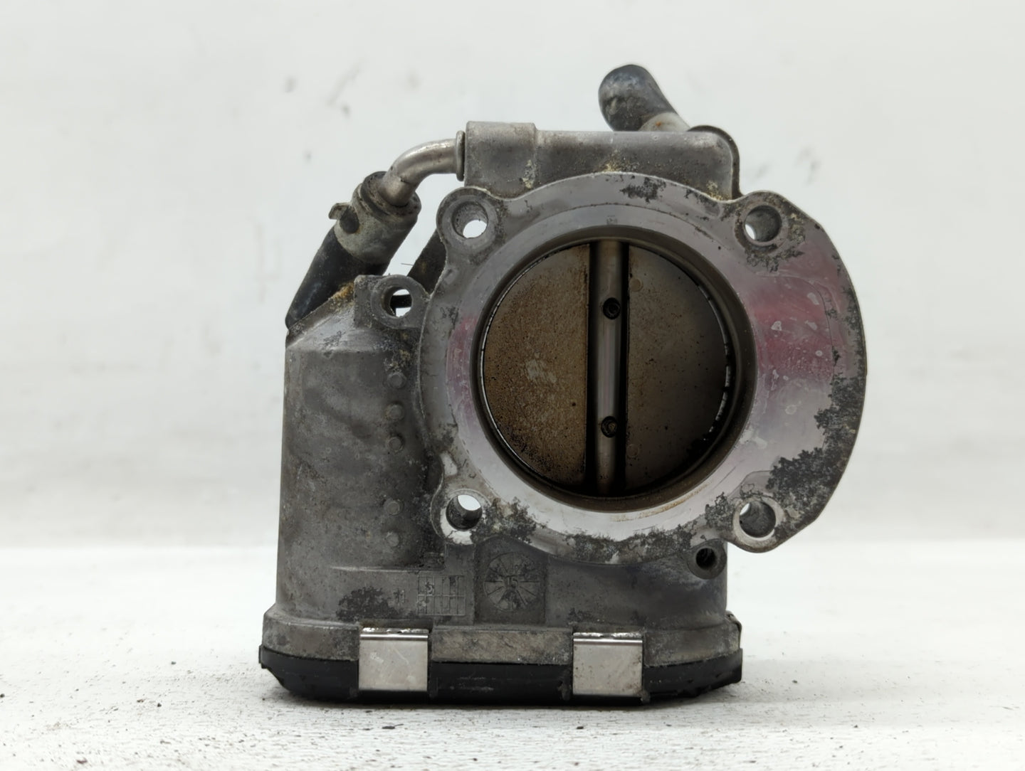 2011-2016 Kia Optima Throttle Body P/N:35100-2G700 35100-2G800 Fits Fits 2011 2012 2013 2014 2015 2016 OEM Used Auto Parts -