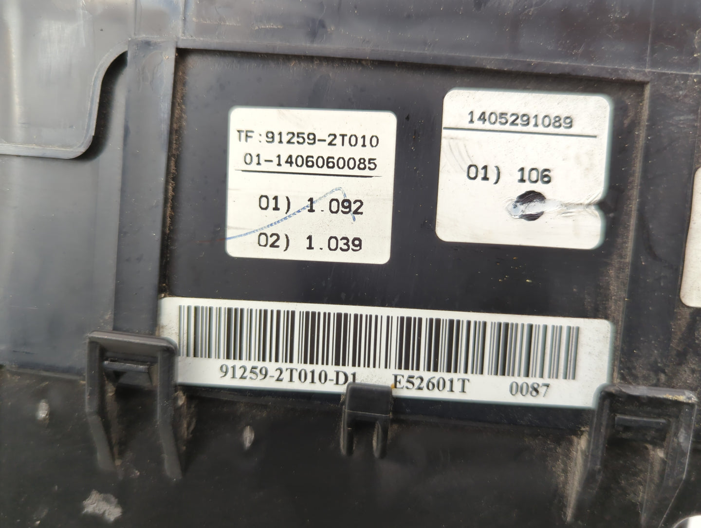 2014-2015 Kia Optima Fusebox Fuse Box Panel Relay Module P/N:91259-2T010 91955-2T730 Fits Fits 2014 2015 OEM Used Auto Parts