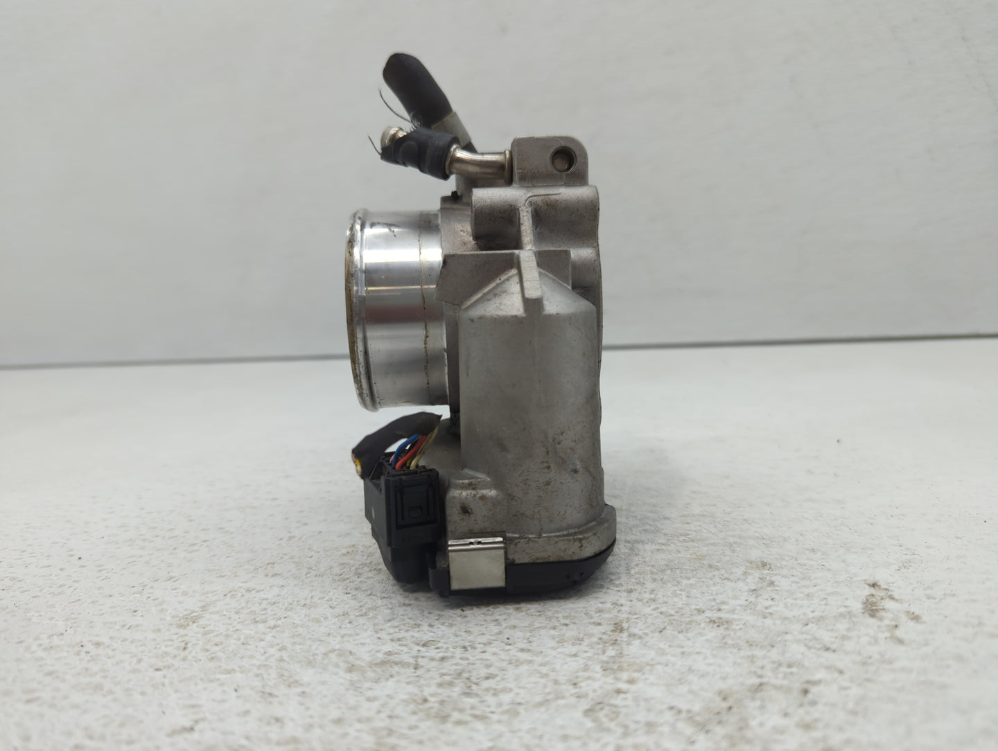 2011-2015 Kia Optima Throttle Body P/N:22030-0T080 35100-2G710 Fits Fits 2011 2012 2013 2014 2015 2016 OEM Used Auto Parts -
