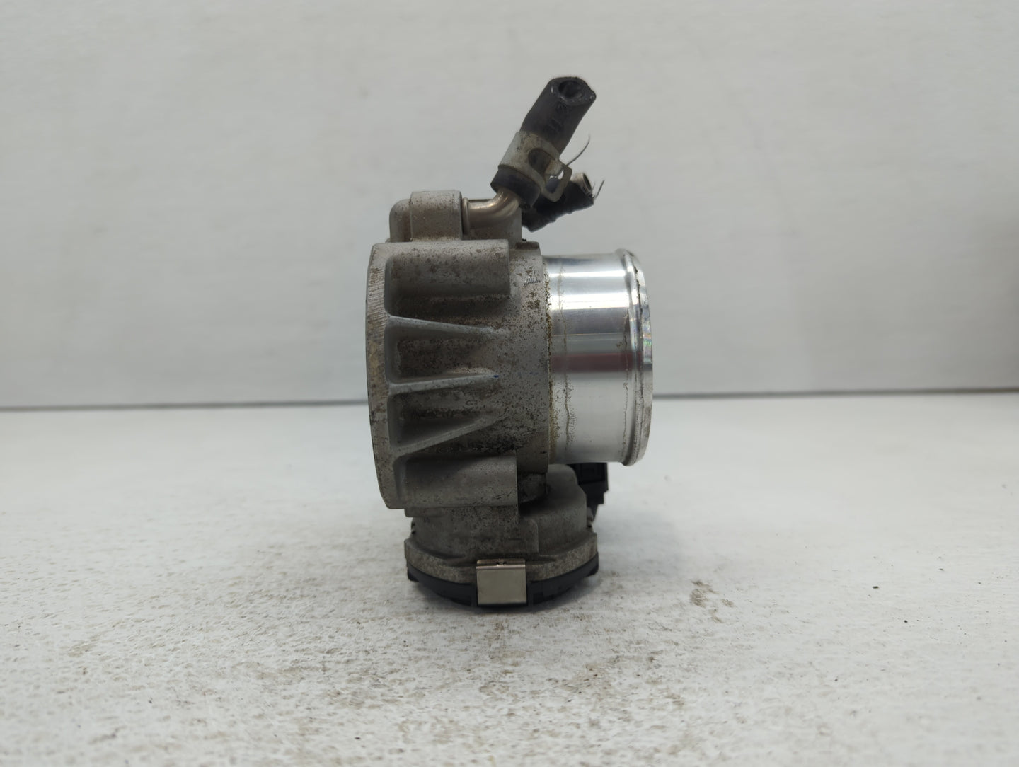 2011-2015 Kia Optima Throttle Body P/N:22030-0T080 35100-2G710 Fits Fits 2011 2012 2013 2014 2015 2016 OEM Used Auto Parts -