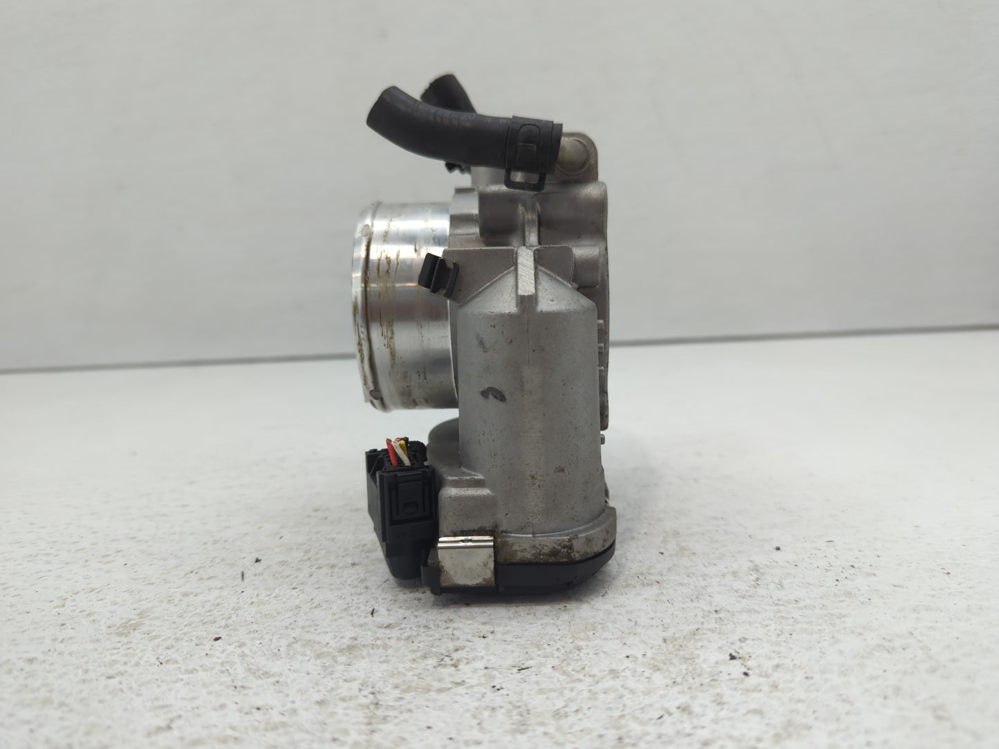 2011-2015 Kia Optima Throttle Body P/N:35100-2G700 Fits Fits 2011 2012 2013 2014 2015 2016 OEM Used Auto Parts - Oemusedauto