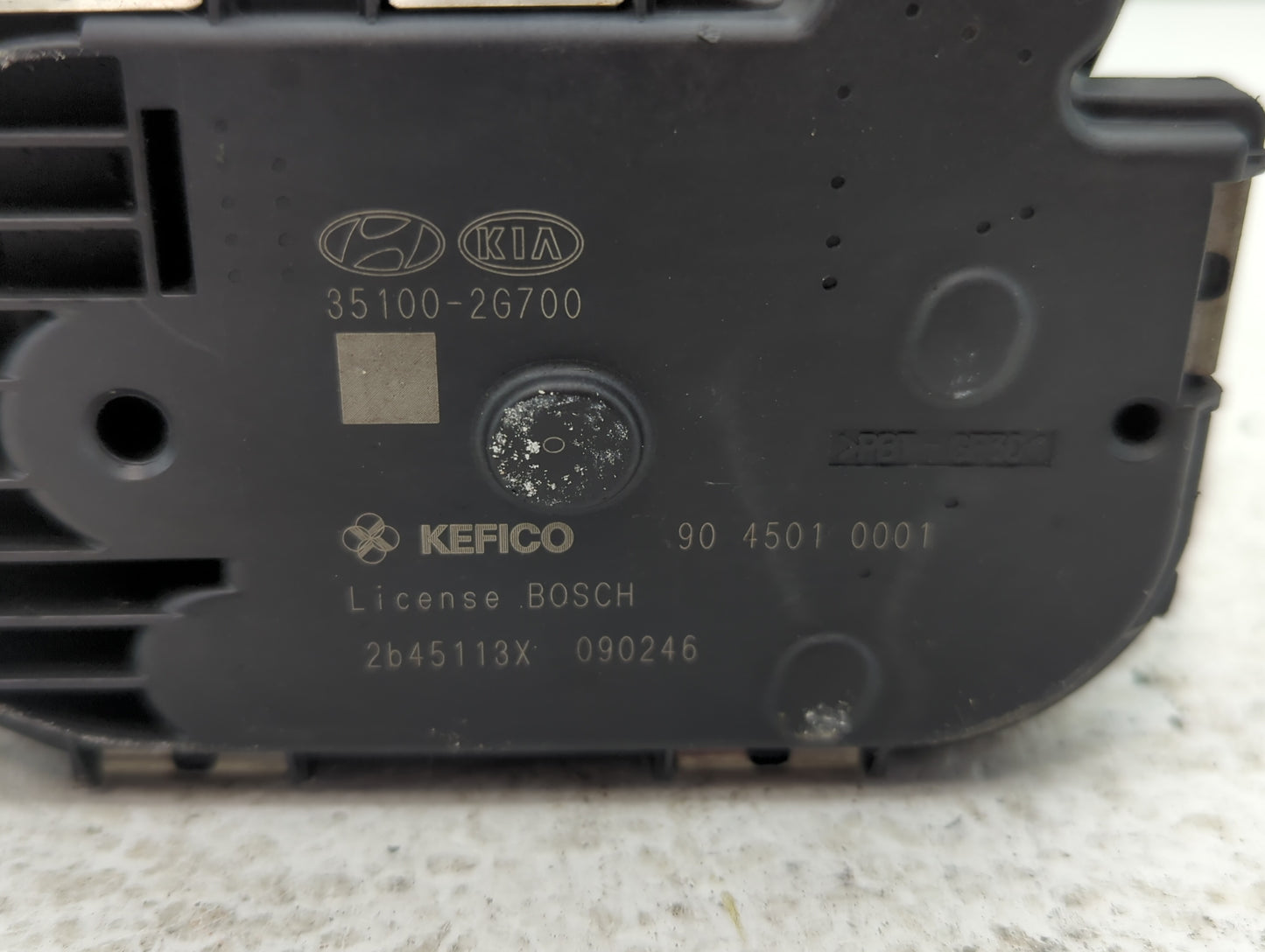 2011-2015 Kia Optima Throttle Body P/N:35100-2G700 Fits Fits 2011 2012 2013 2014 2015 2016 OEM Used Auto Parts - Oemusedauto