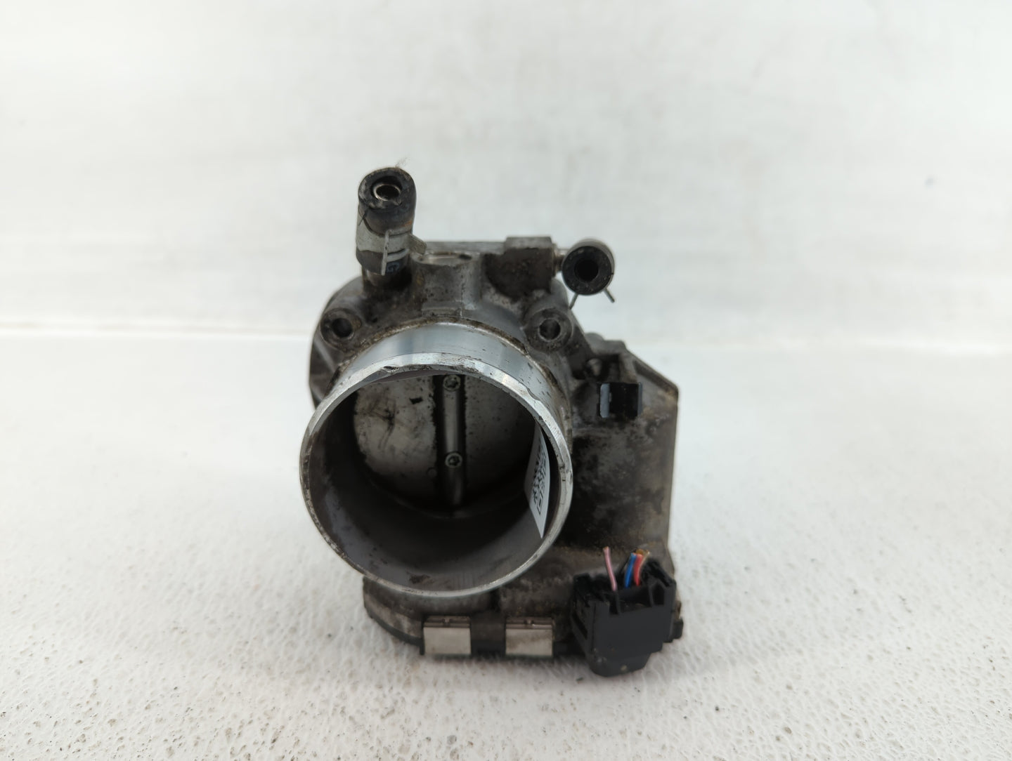 2011-2015 Kia Optima Throttle Body P/N:35100-2G700 Fits Fits 2011 2012 2013 2014 2015 2016 OEM Used Auto Parts - Oemusedauto