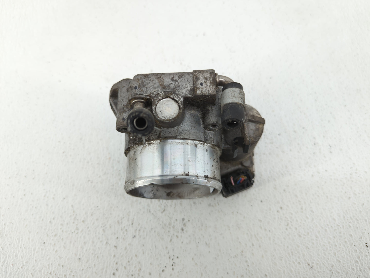 2011-2015 Kia Optima Throttle Body P/N:35100-2G700 Fits Fits 2011 2012 2013 2014 2015 2016 OEM Used Auto Parts - Oemusedauto