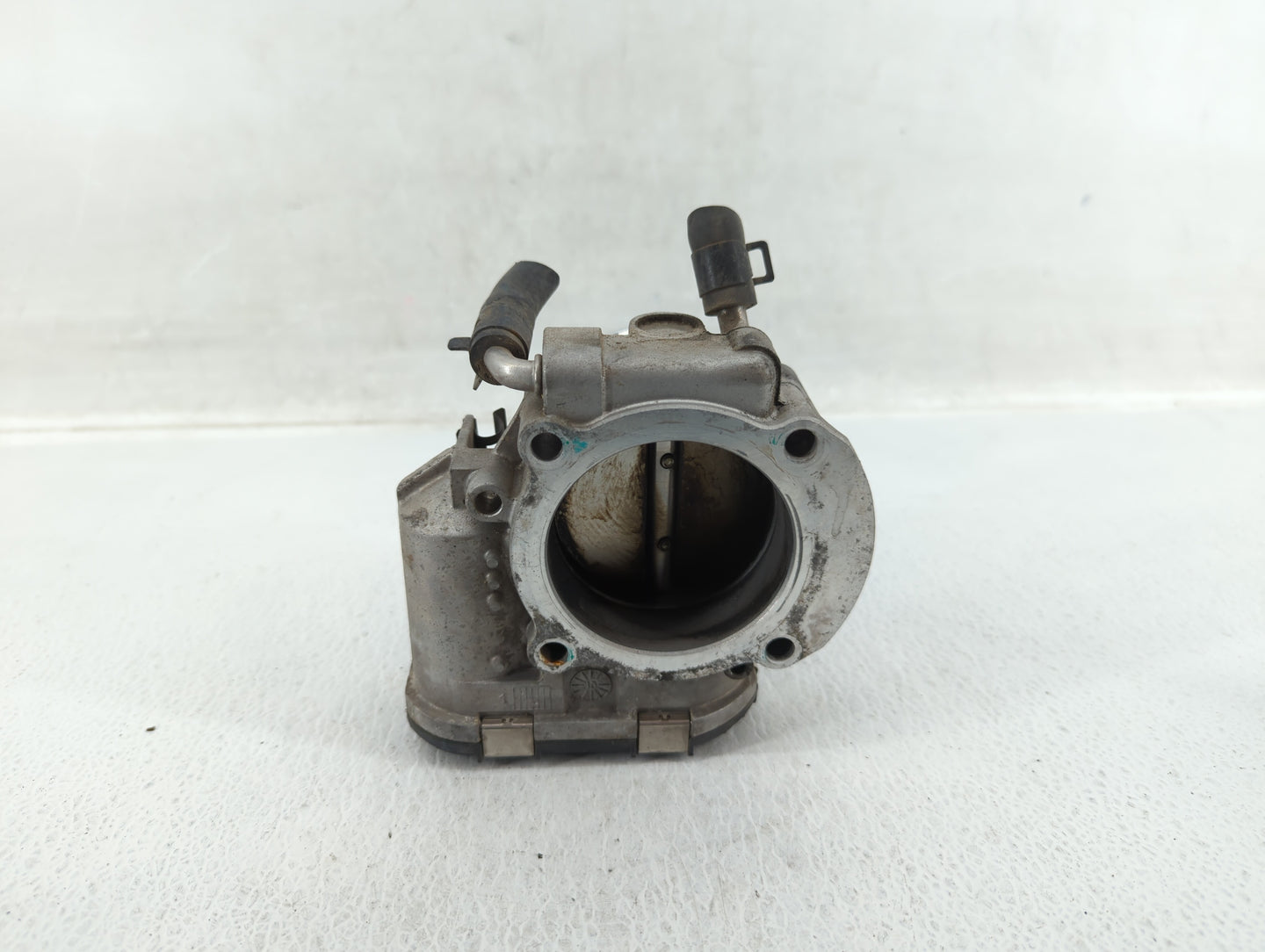 2011-2015 Kia Optima Throttle Body P/N:35100-2G700 Fits Fits 2011 2012 2013 2014 2015 2016 OEM Used Auto Parts - Oemusedauto