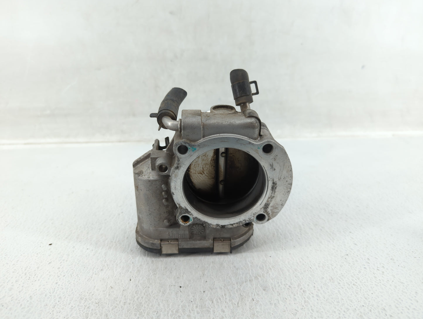 2011-2015 Kia Optima Throttle Body P/N:35100-2G700 Fits Fits 2011 2012 2013 2014 2015 2016 OEM Used Auto Parts - Oemusedauto