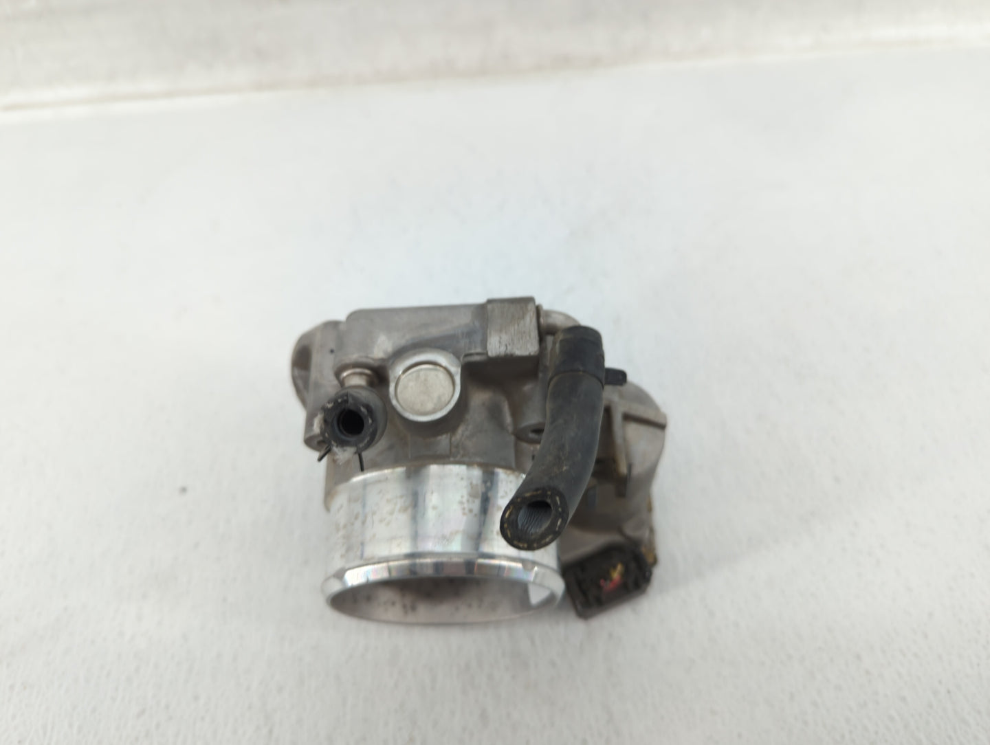 2011-2015 Kia Optima Throttle Body P/N:35100-2G700 Fits Fits 2011 2012 2013 2014 2015 2016 OEM Used Auto Parts - Oemusedauto