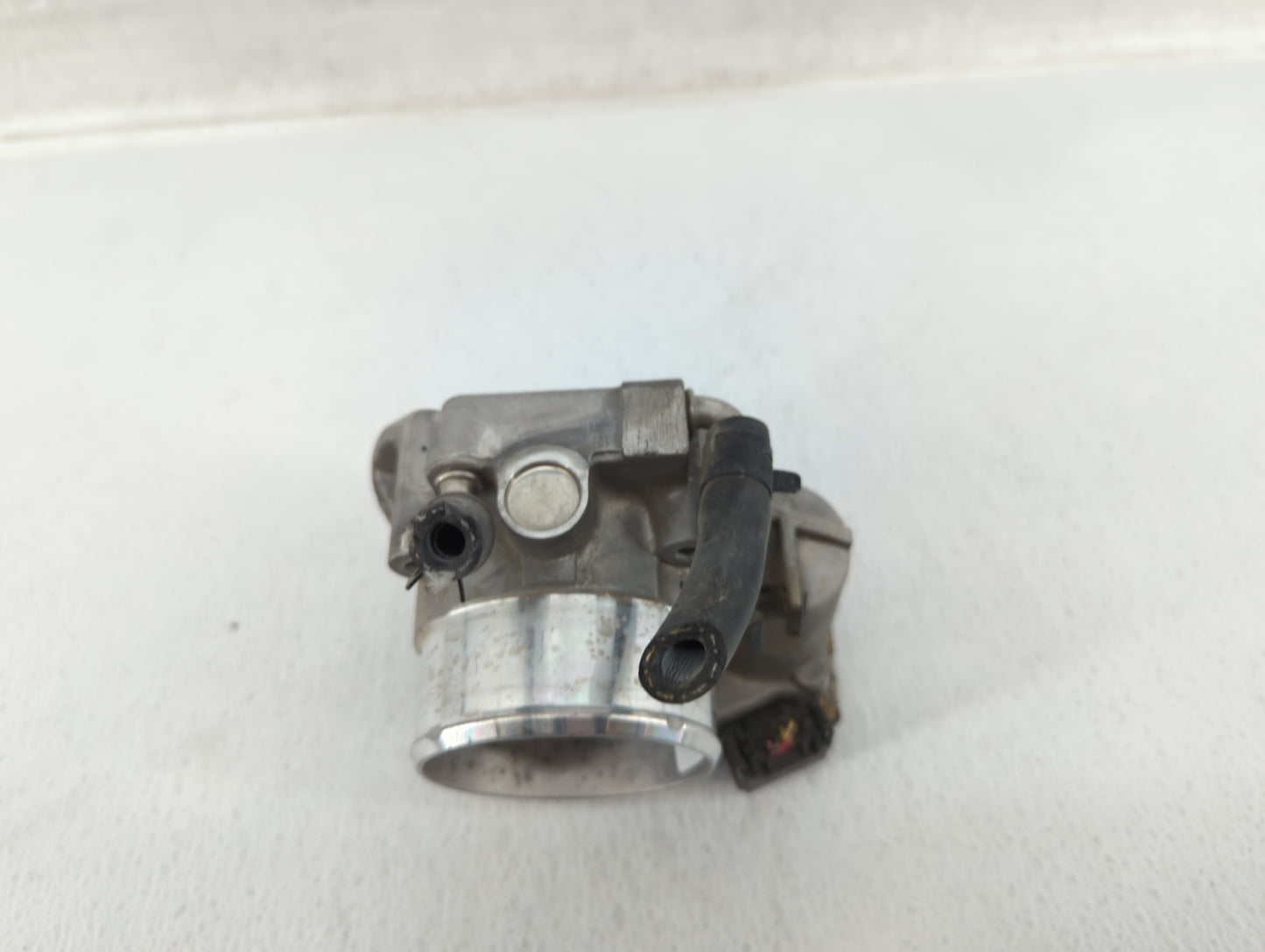 2011-2015 Kia Optima Throttle Body P/N:35100-2G700 Fits Fits 2011 2012 2013 2014 2015 2016 OEM Used Auto Parts - Oemusedauto