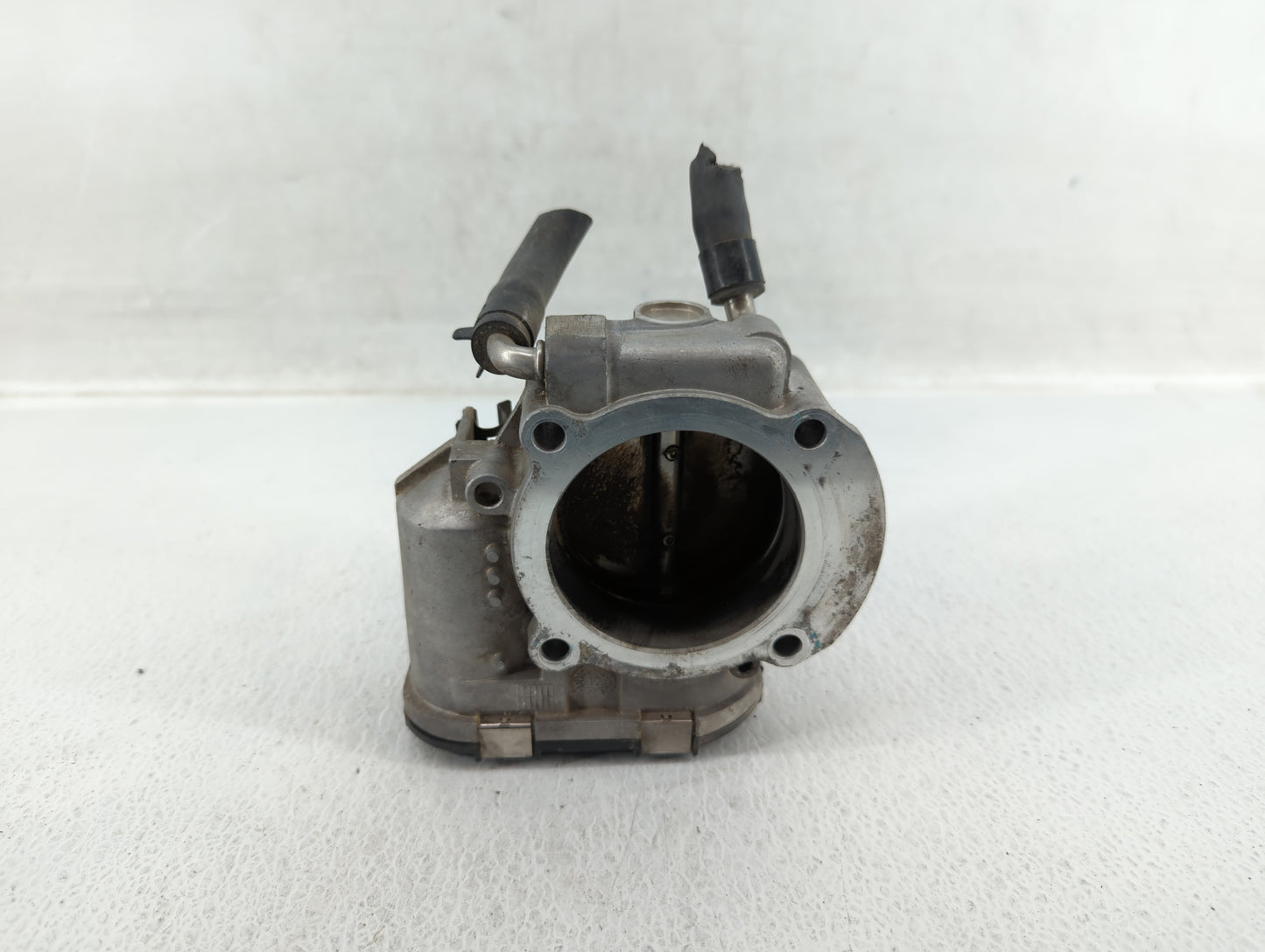 2011-2015 Kia Optima Throttle Body P/N:35100-2G700 Fits Fits 2011 2012 2013 2014 2015 2016 OEM Used Auto Parts - Oemusedauto