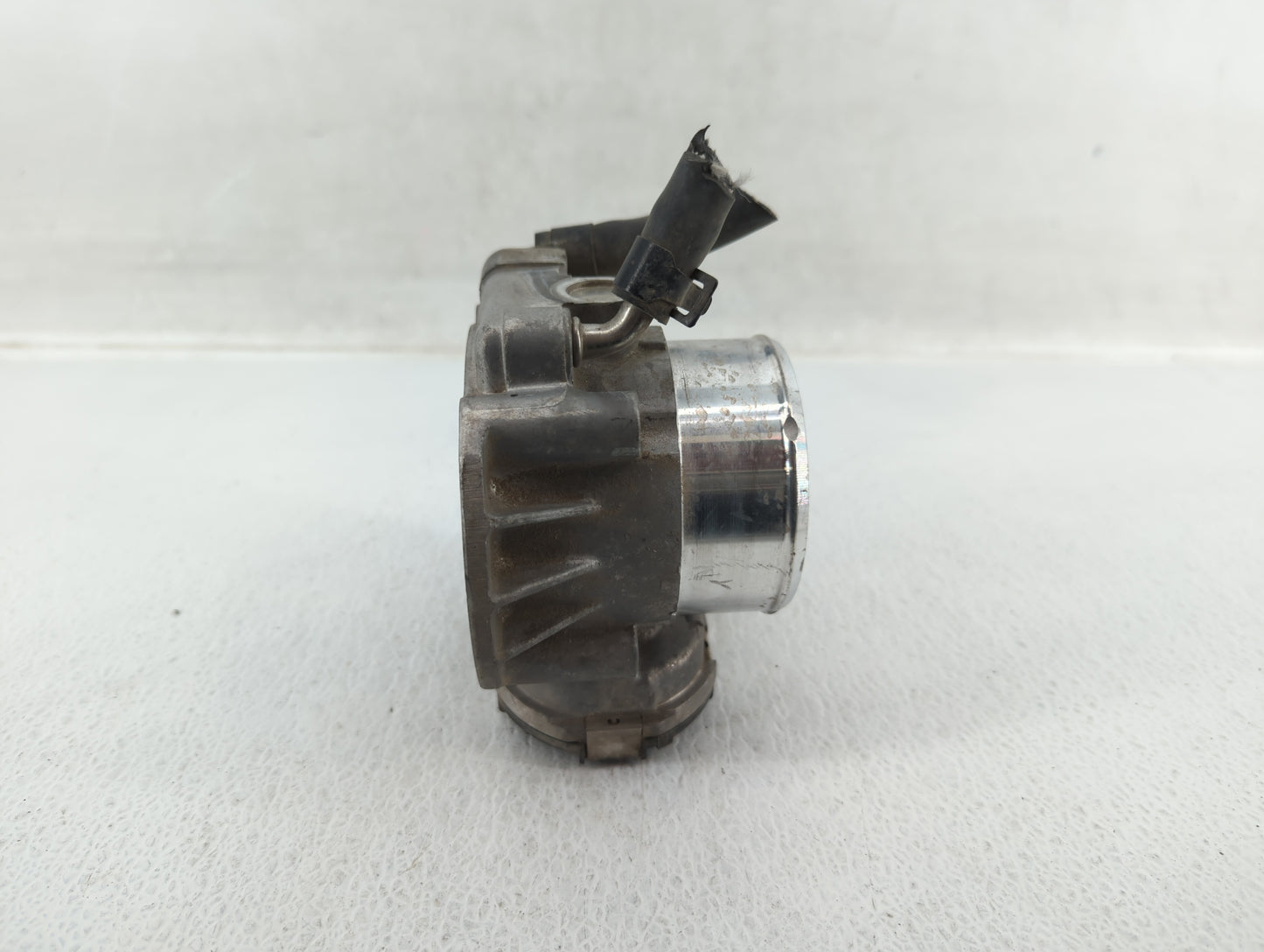 2011-2015 Kia Optima Throttle Body P/N:35100-2G700 Fits Fits 2011 2012 2013 2014 2015 2016 OEM Used Auto Parts - Oemusedauto