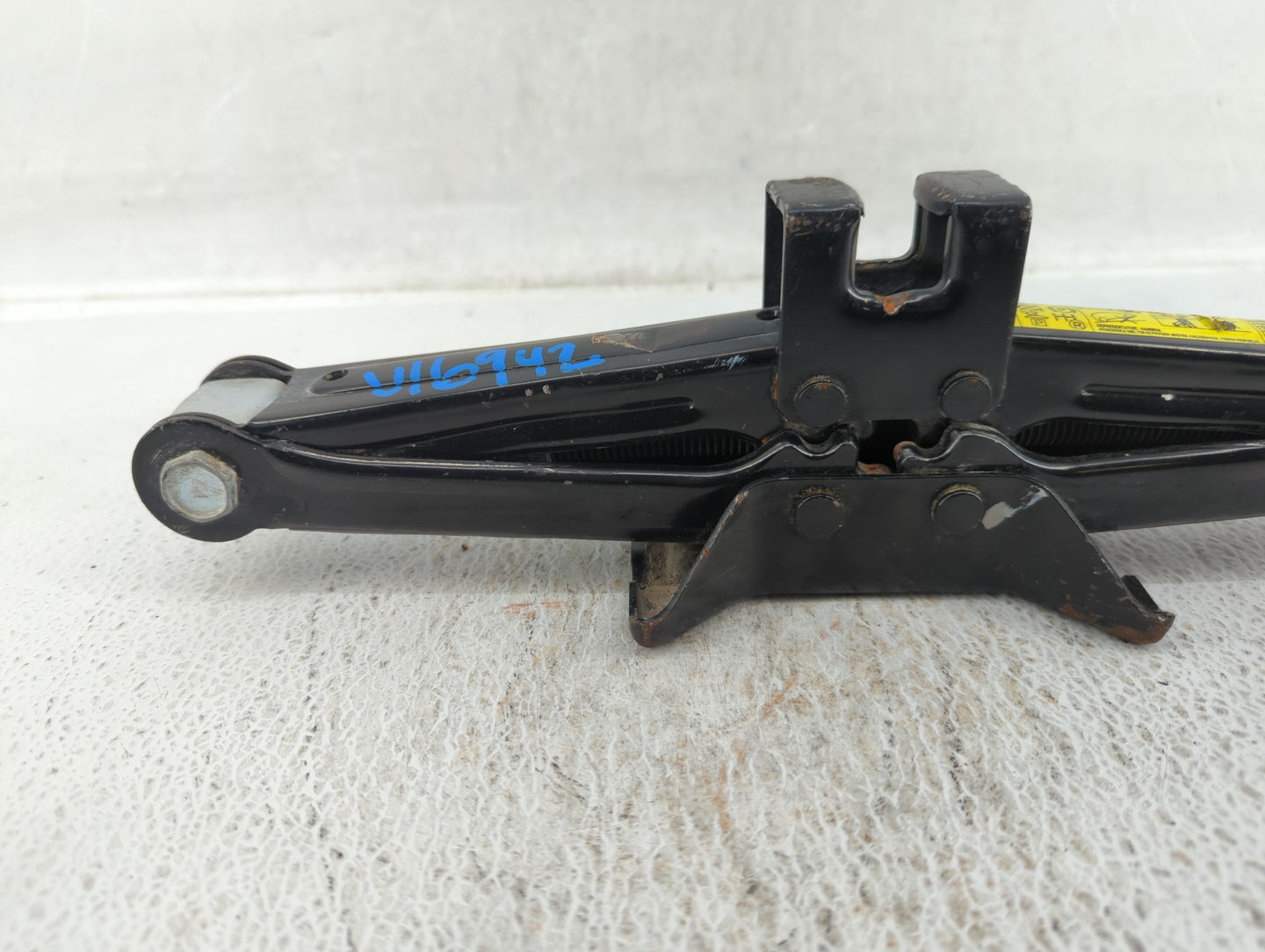 2015 Kia Optima Spare Scissor Car Jack - Oemusedautoparts1.com