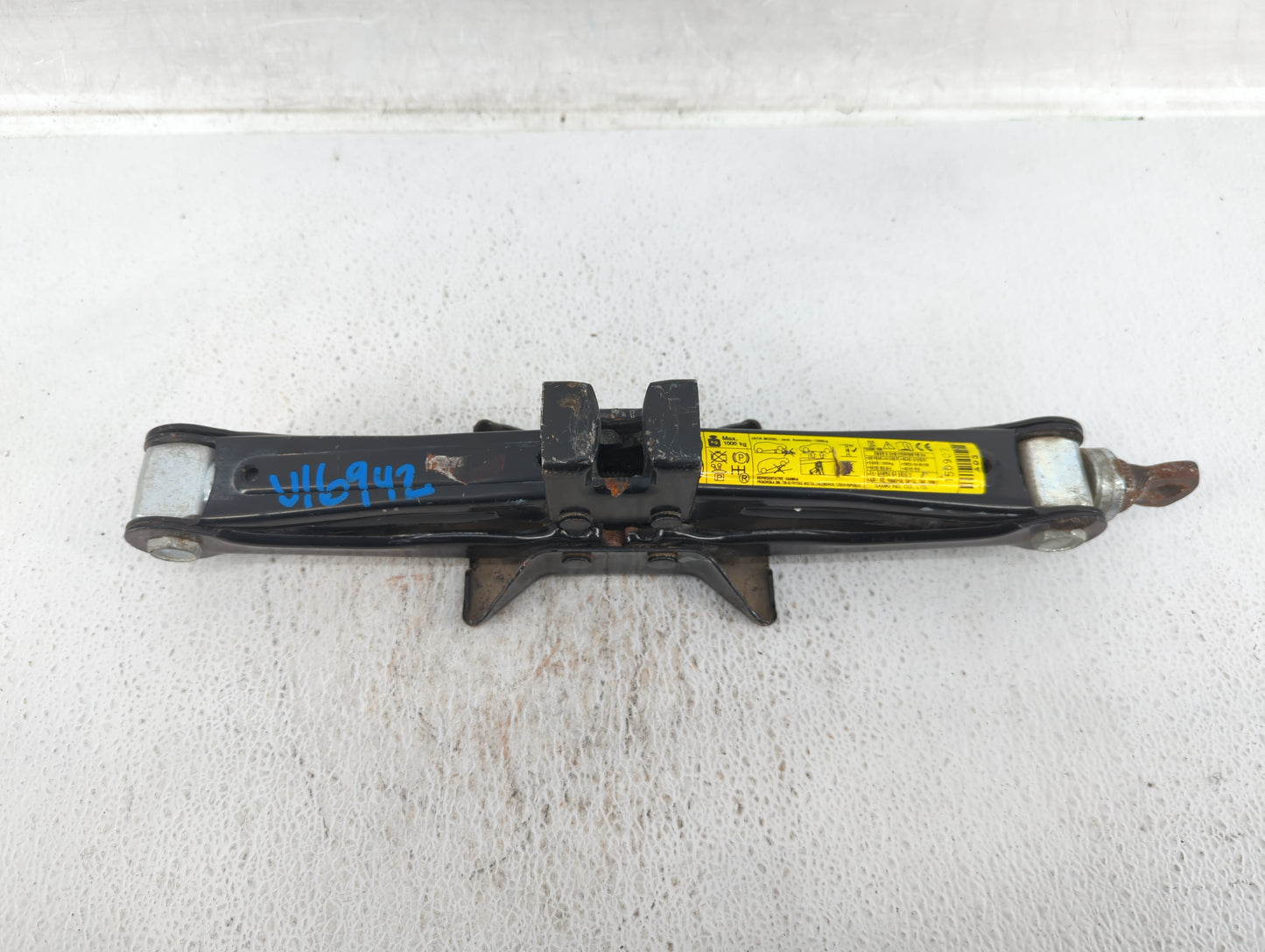 2015 Kia Optima Spare Scissor Car Jack - Oemusedautoparts1.com