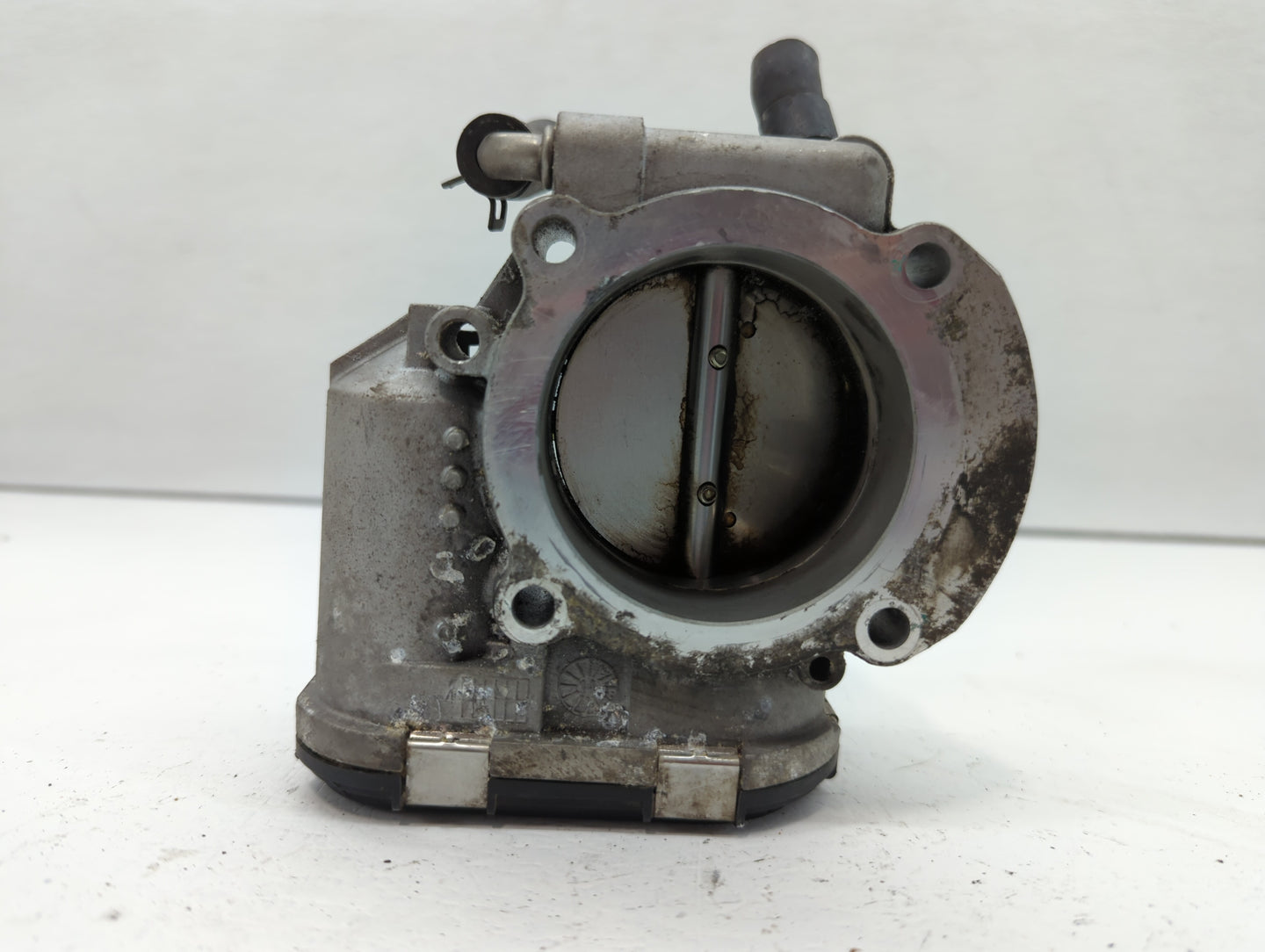 2011-2015 Kia Optima Throttle Body P/N:35100-2G700 Fits Fits 2011 2012 2013 2014 2015 2016 OEM Used Auto Parts - Oemusedauto