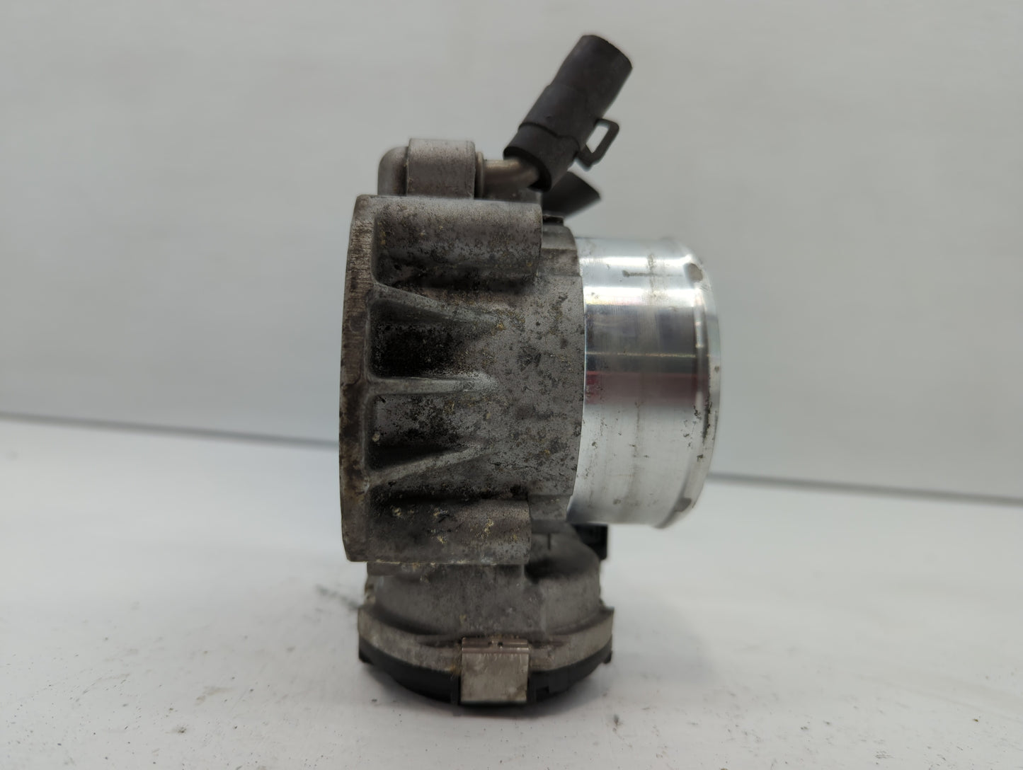 2011-2015 Kia Optima Throttle Body P/N:35100-2G700 Fits Fits 2011 2012 2013 2014 2015 2016 OEM Used Auto Parts - Oemusedauto