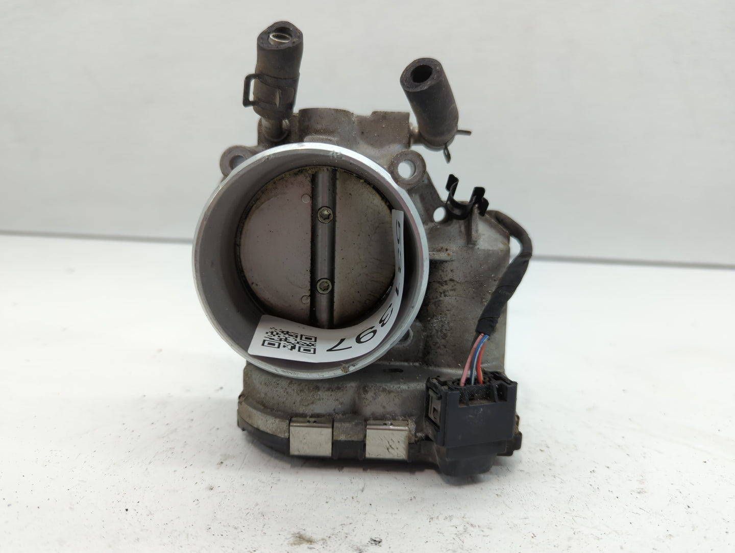 2011-2015 Kia Optima Throttle Body P/N:35100-2G700 Fits Fits 2011 2012 2013 2014 2015 2016 OEM Used Auto Parts - Oemusedauto