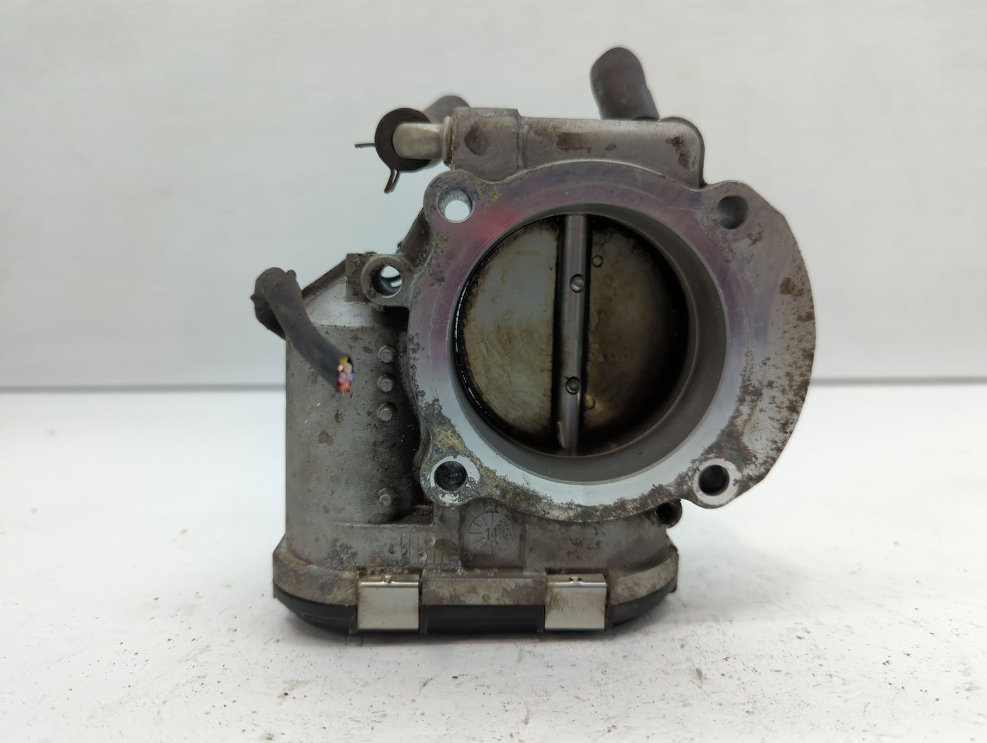 2011-2015 Kia Optima Throttle Body P/N:35100-2G700 Fits Fits 2011 2012 2013 2014 2015 2016 OEM Used Auto Parts - Oemusedauto