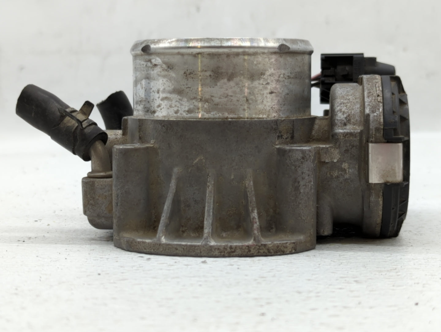 2011-2015 Kia Optima Throttle Body P/N:35100-2G700 Fits Fits 2011 2012 2013 2014 2015 2016 OEM Used Auto Parts - Oemusedauto