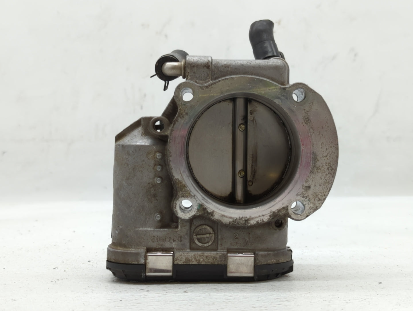 2011-2015 Kia Optima Throttle Body P/N:35100-2G700 Fits Fits 2011 2012 2013 2014 2015 2016 OEM Used Auto Parts - Oemusedauto