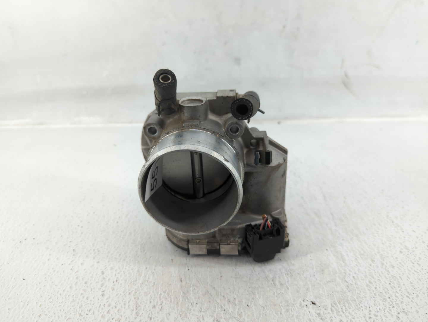 2011-2015 Kia Optima Throttle Body P/N:35100-2G700 Fits Fits 2011 2012 2013 2014 2015 2016 OEM Used Auto Parts - Oemusedauto