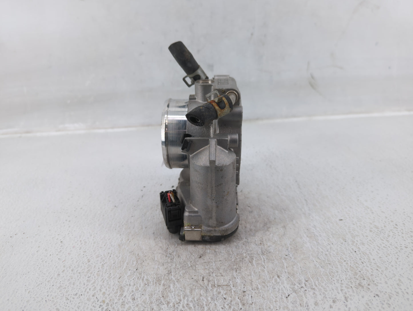 2011-2016 Kia Optima Throttle Body P/N:35100-2G800 Fits Fits 2011 2012 2013 2014 2015 2016 OEM Used Auto Parts - Oemusedauto